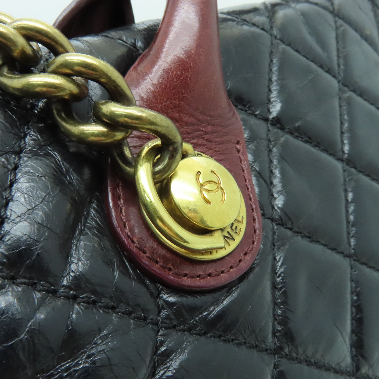 CHANEL 菱格牛皮皮革Shoulder Bag金扣鏈帶肩背袋黑色/紅色