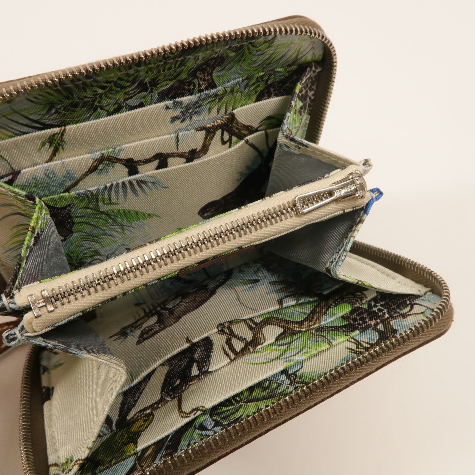 HERMES Epsom皮革Silk In Compact Wallet錢包Etoupe