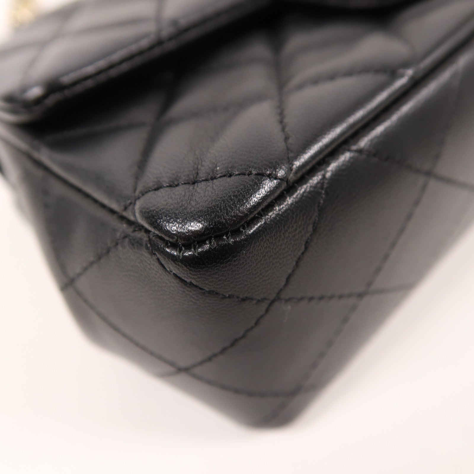 CHANEL 牛皮皮革Mini Coco Charms Flap Bag金扣鏈帶手挽肩背兩用袋