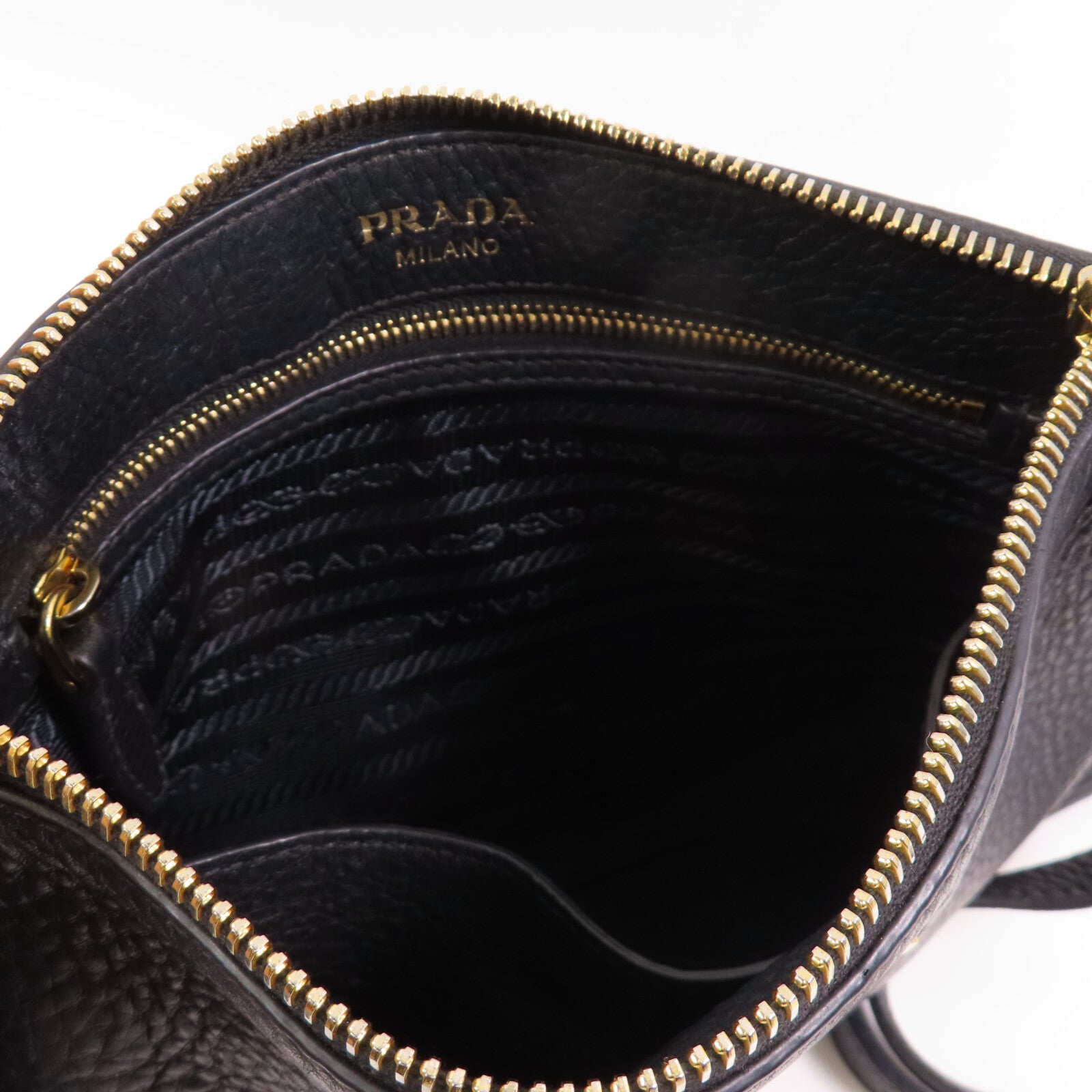 PRADA 牛皮皮革Shoulder Bag金扣肩背袋