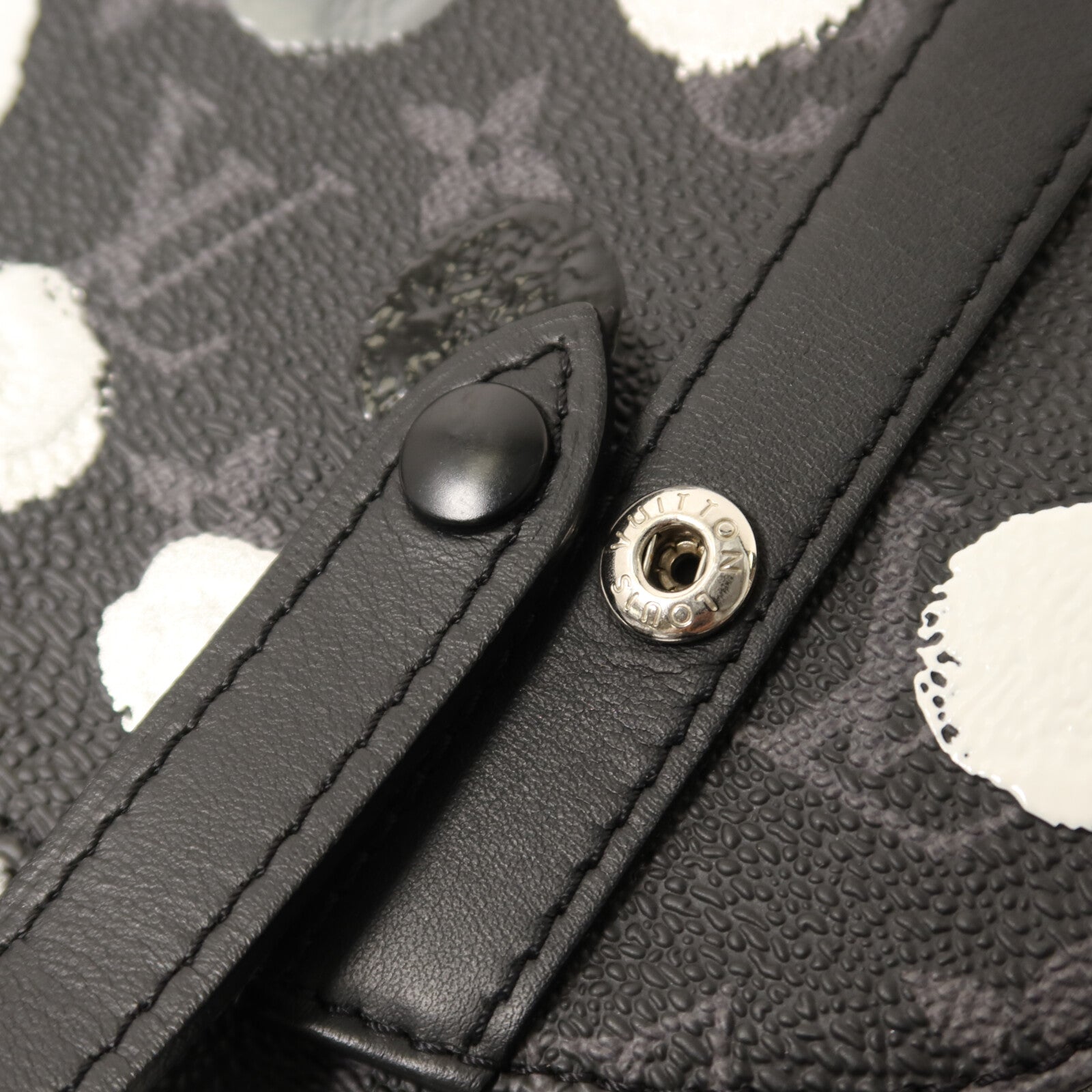 LOUIS VUITTON Monogram Eclipse LV X YK Christopher MM背包