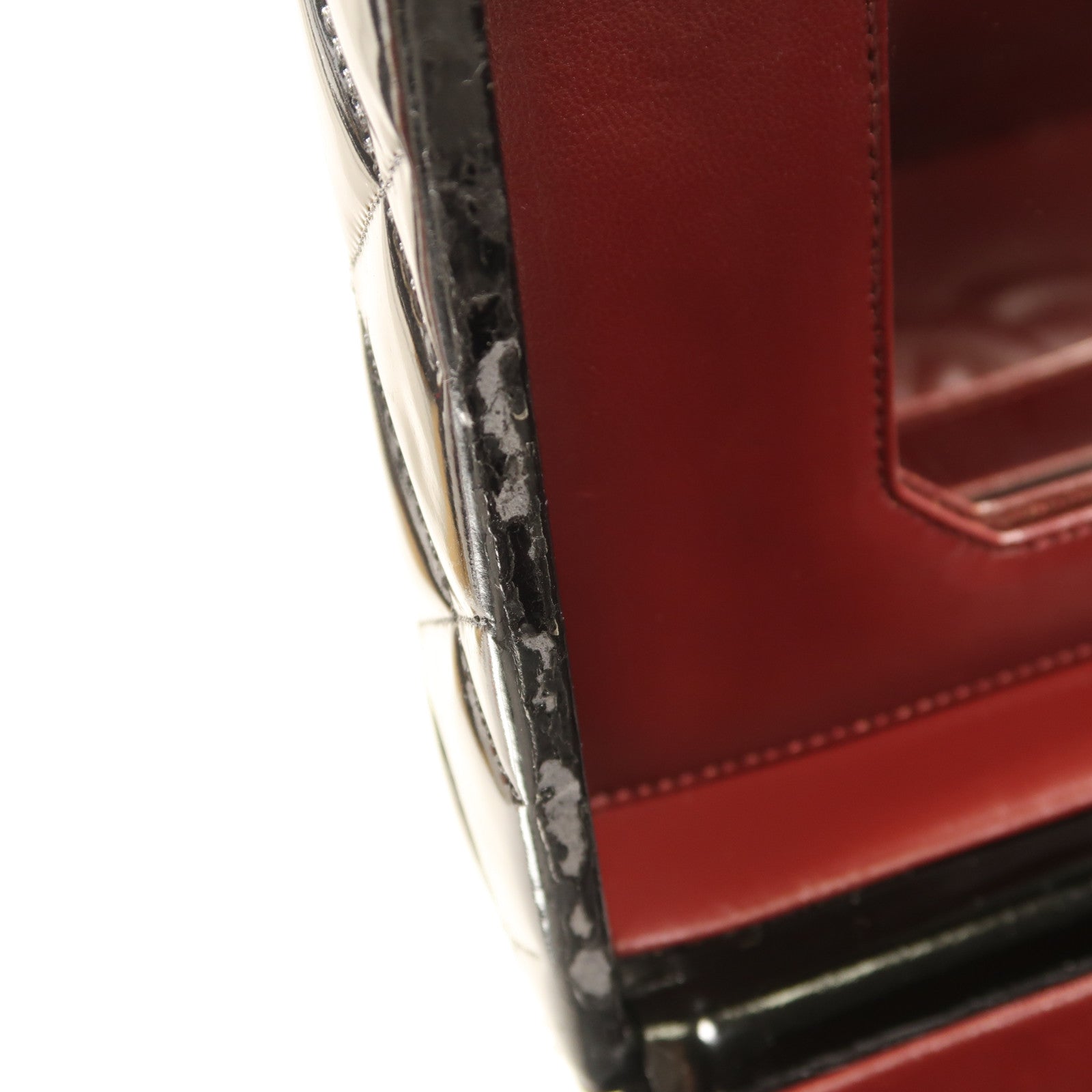 CHANEL 漆皮皮革Makeup Box金扣手挽袋