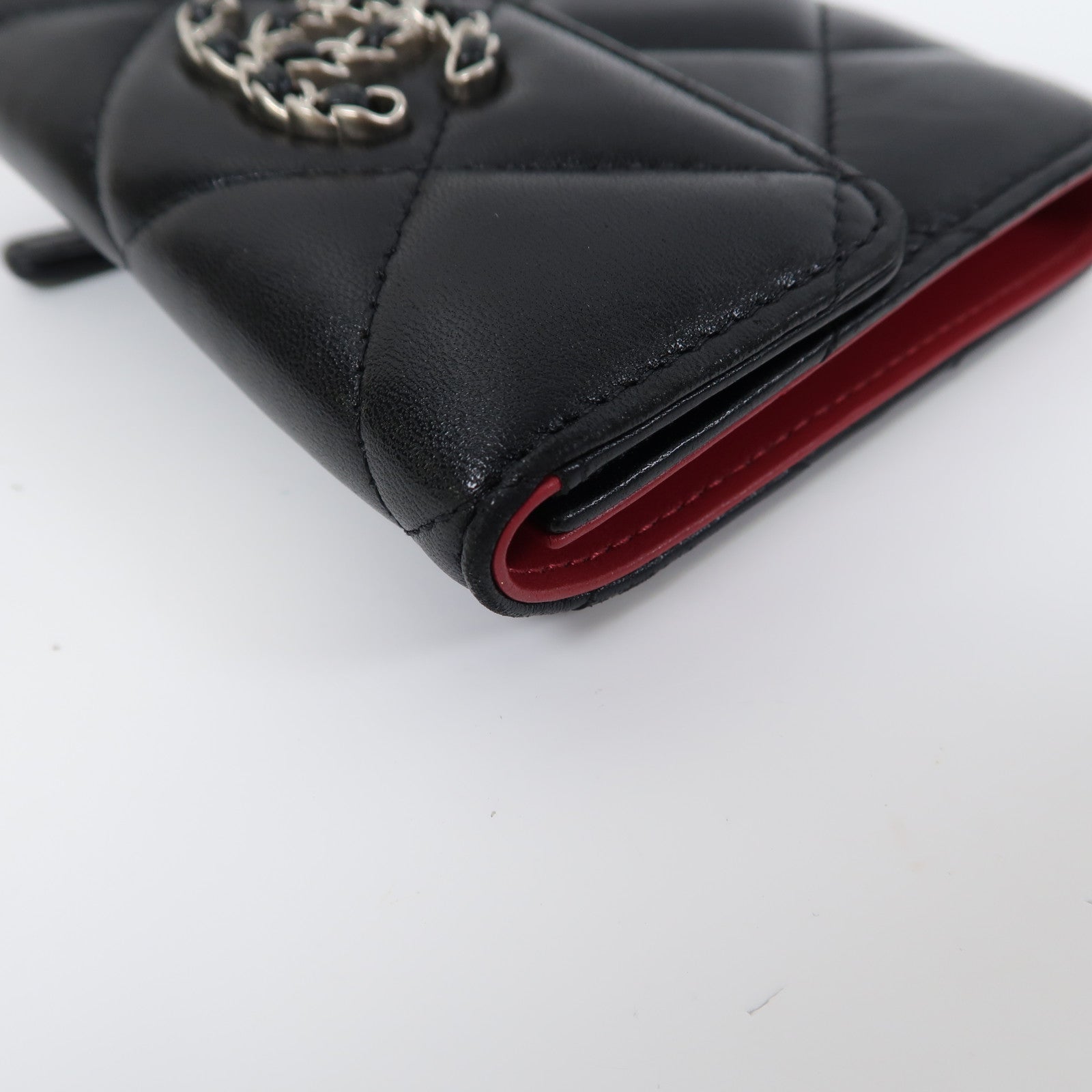 CHANEL 菱格羊皮皮革Chanel 19 Wallet銀扣錢包黑色