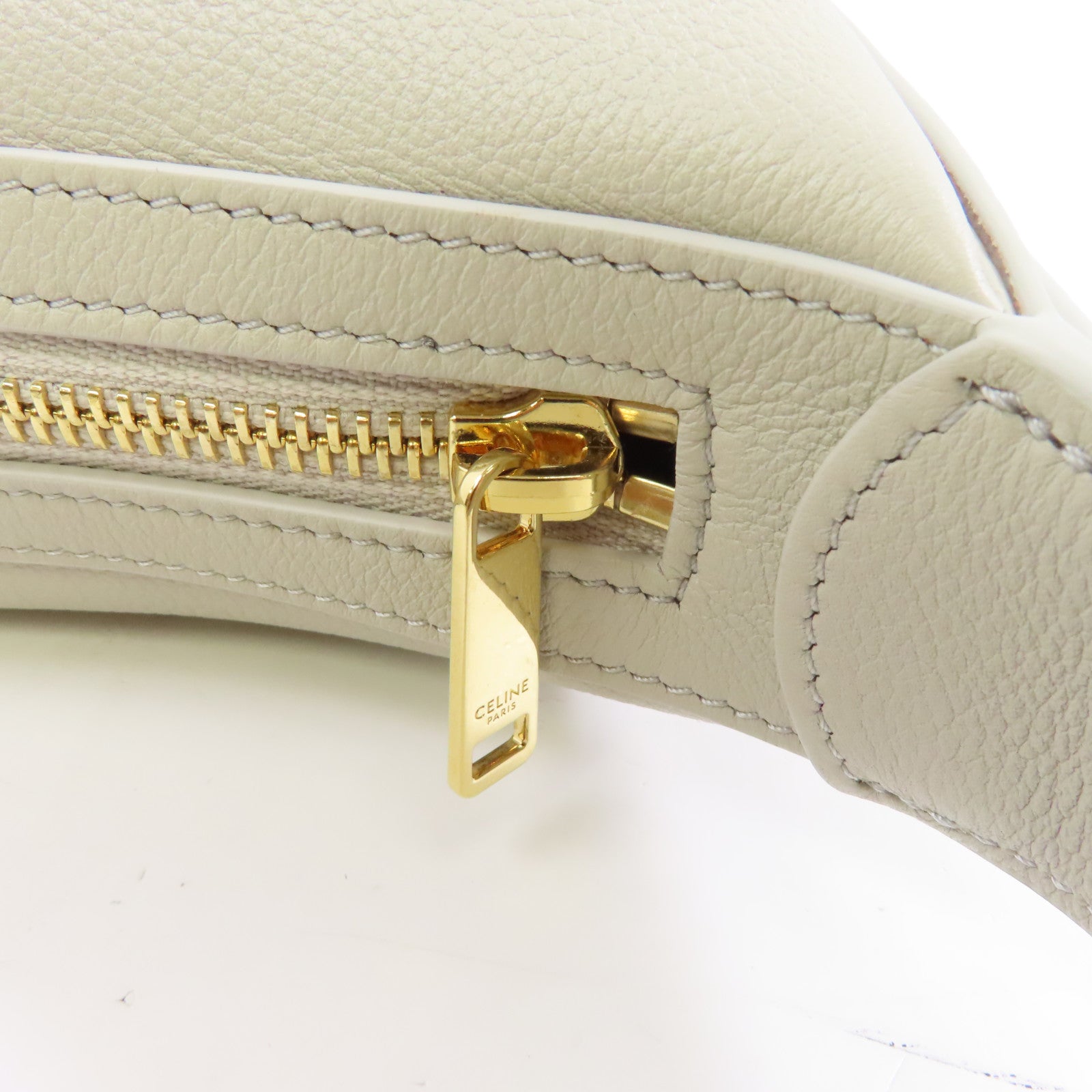 CELINE 牛皮皮革Heloise Triomphe金扣肩背袋灰色