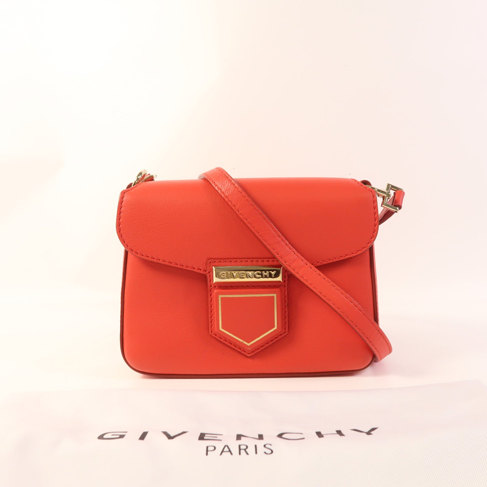 GIVENCHY 【激減優惠】牛皮皮革Mini Nobile金扣肩背袋