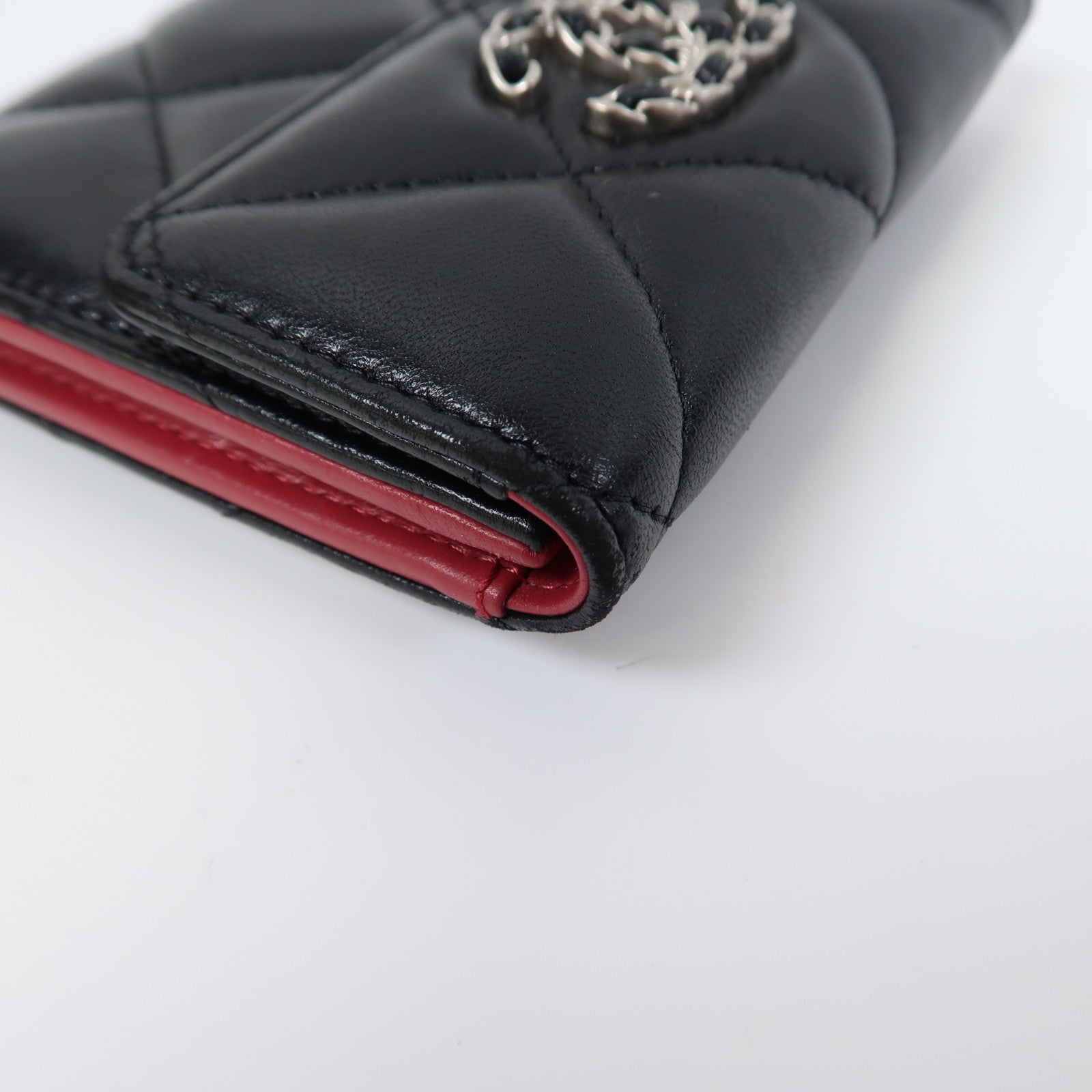 CHANEL 菱格羊皮皮革Chanel 19 Wallet銀扣錢包黑色