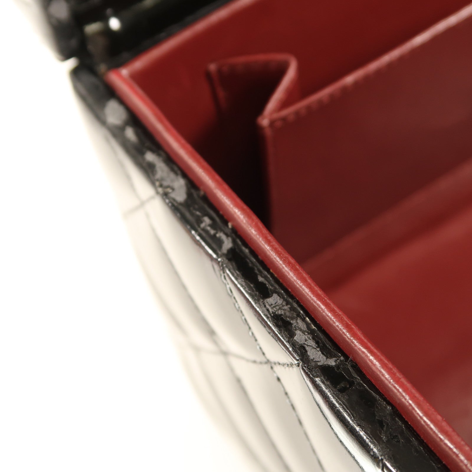 CHANEL 漆皮皮革Makeup Box金扣手挽袋