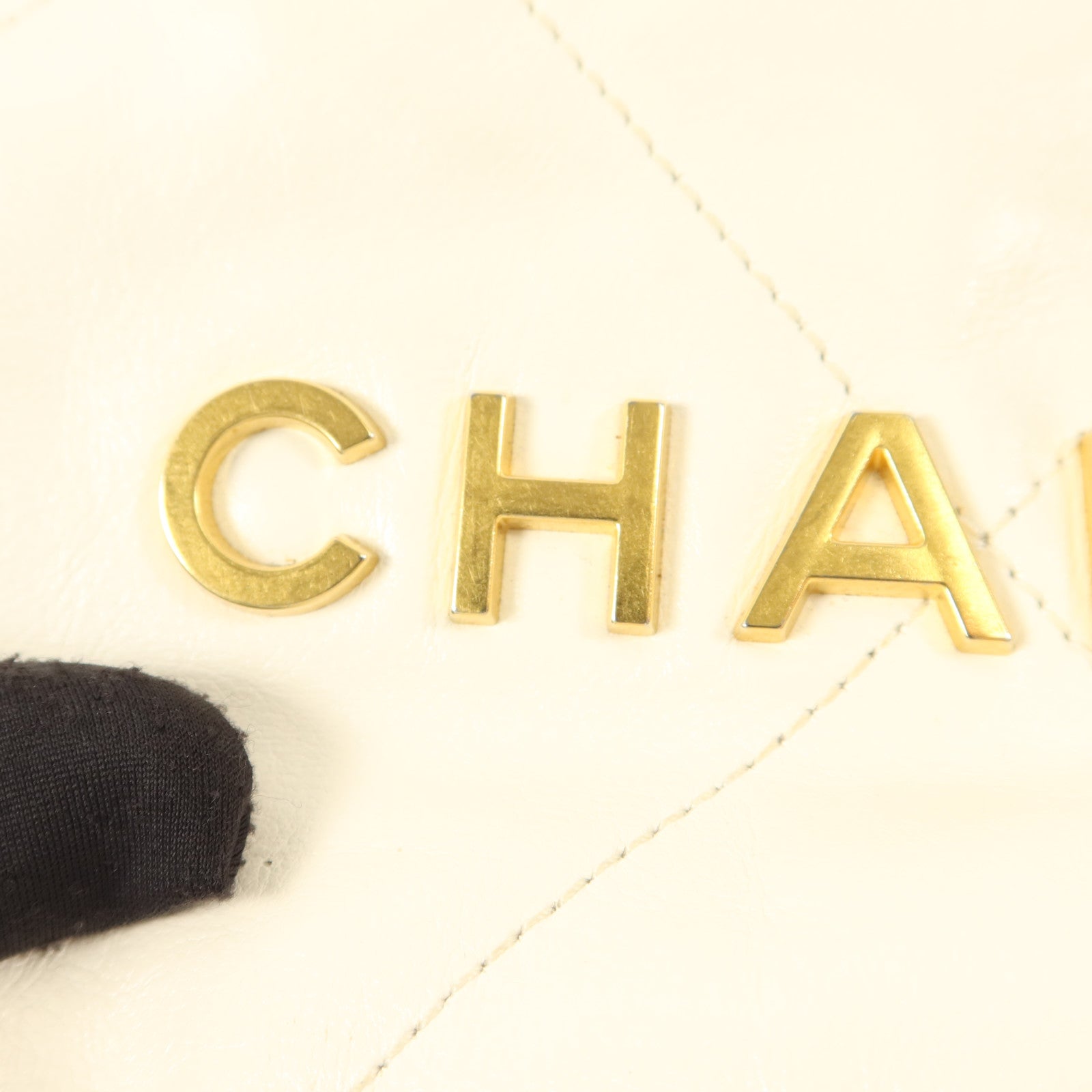 CHANEL 牛皮皮革Chanel 22 Mini金扣手挽肩背兩用袋