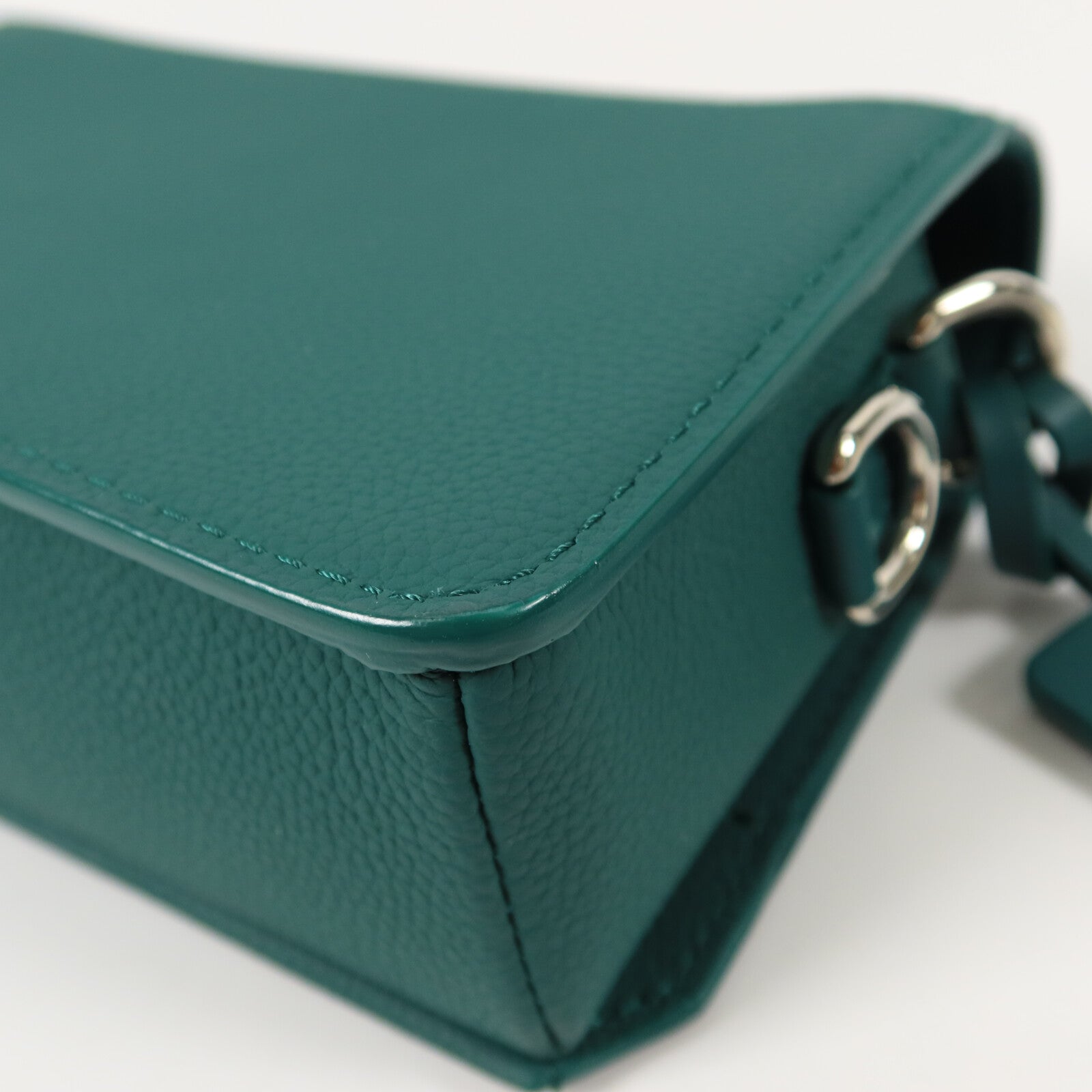 LOUIS VUITTON Aerogram Fastline肩背袋