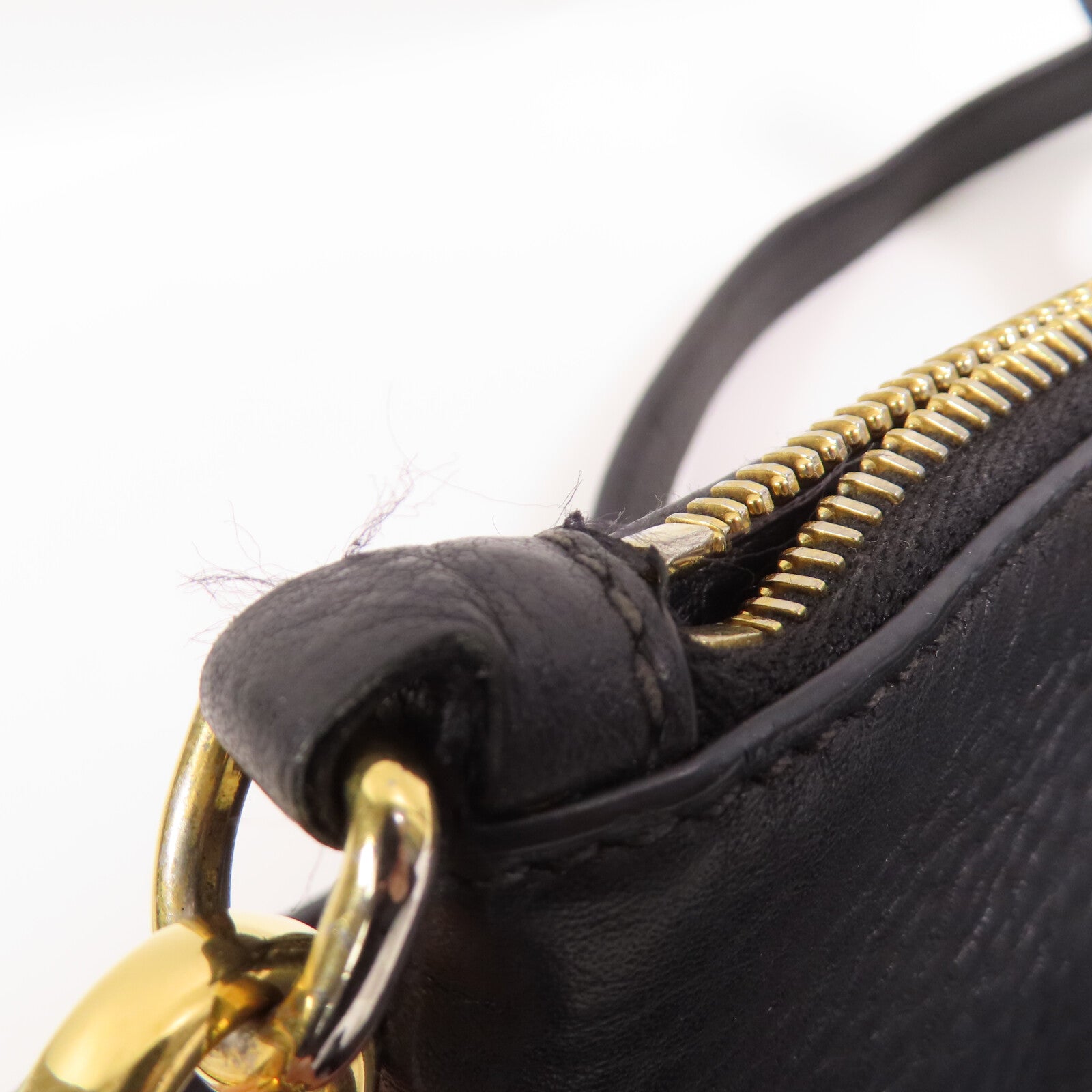 PRADA 牛皮皮革Shoulder Bag金扣肩背袋