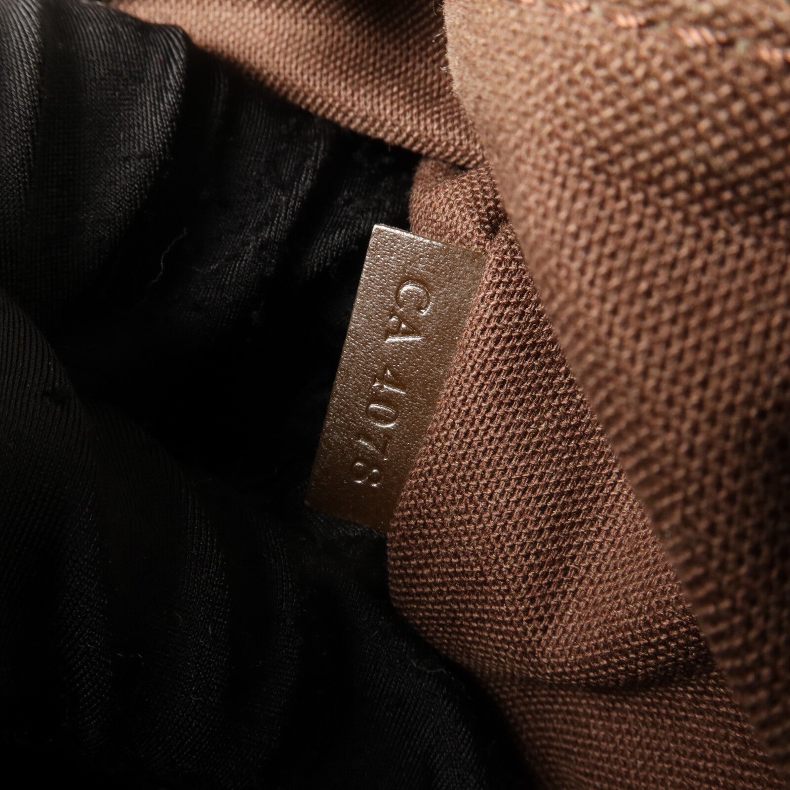 LOUIS VUITTON Damier Beaubourg金扣肩背袋棕色