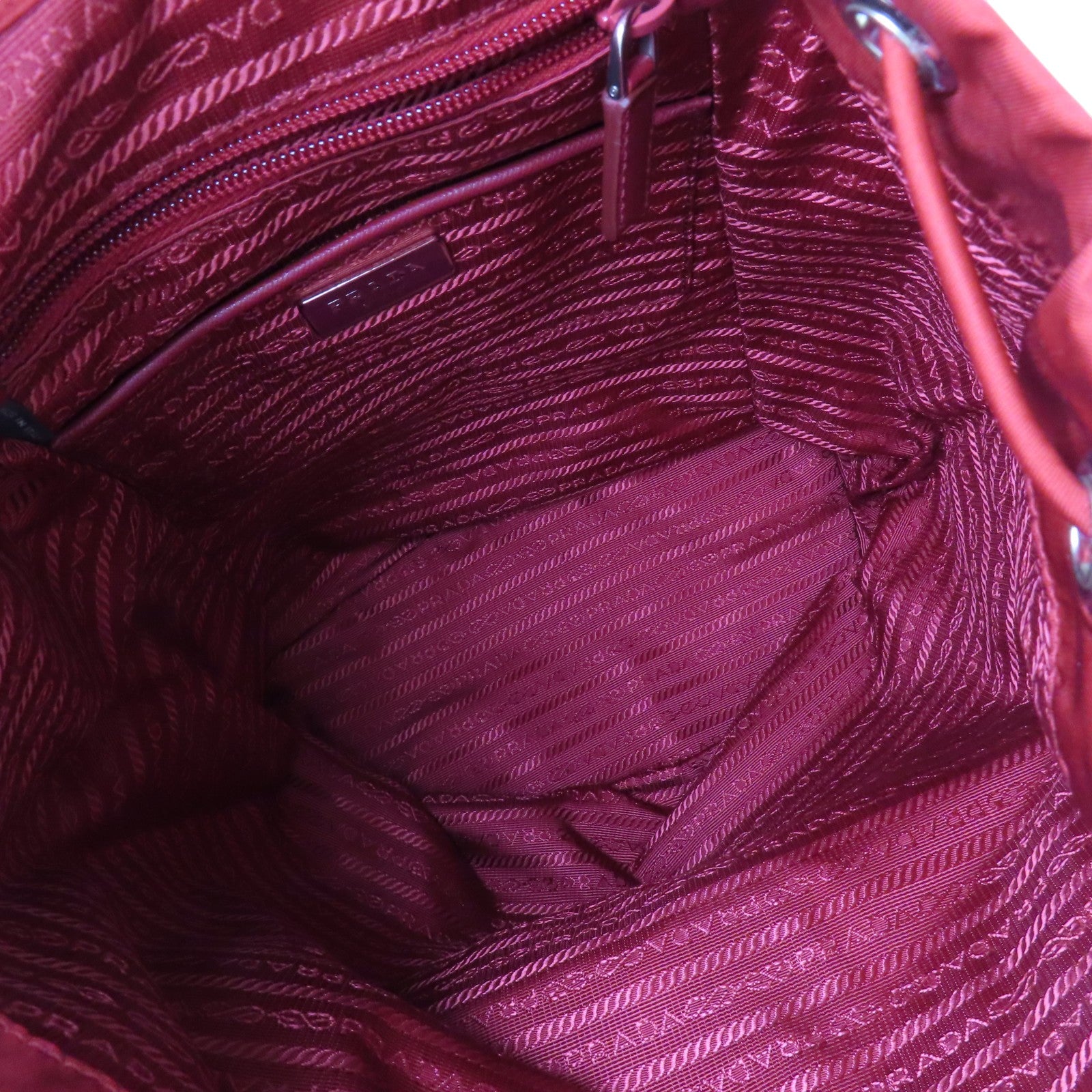PRADA 尼龍Backpack銀扣背包