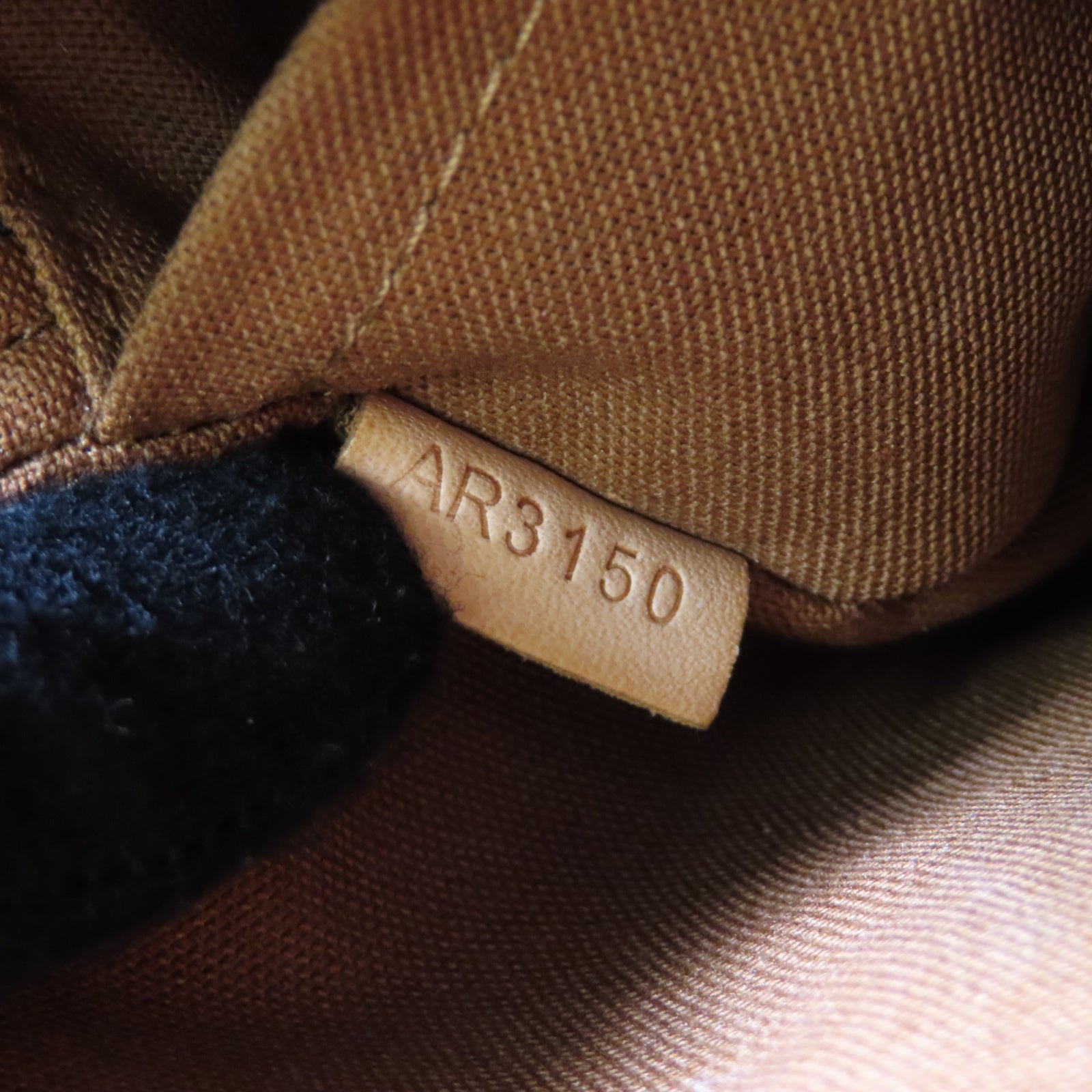 LOUIS VUITTON Monogram Trotteur Beaubourg金扣肩背袋啡色