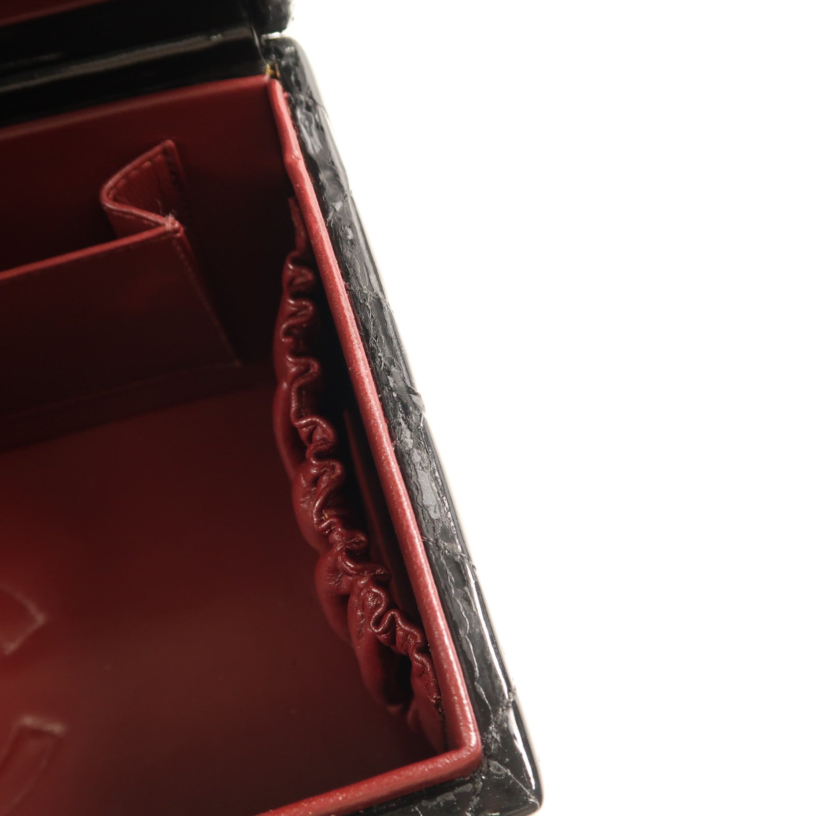 CHANEL 漆皮皮革Makeup Box金扣手挽袋