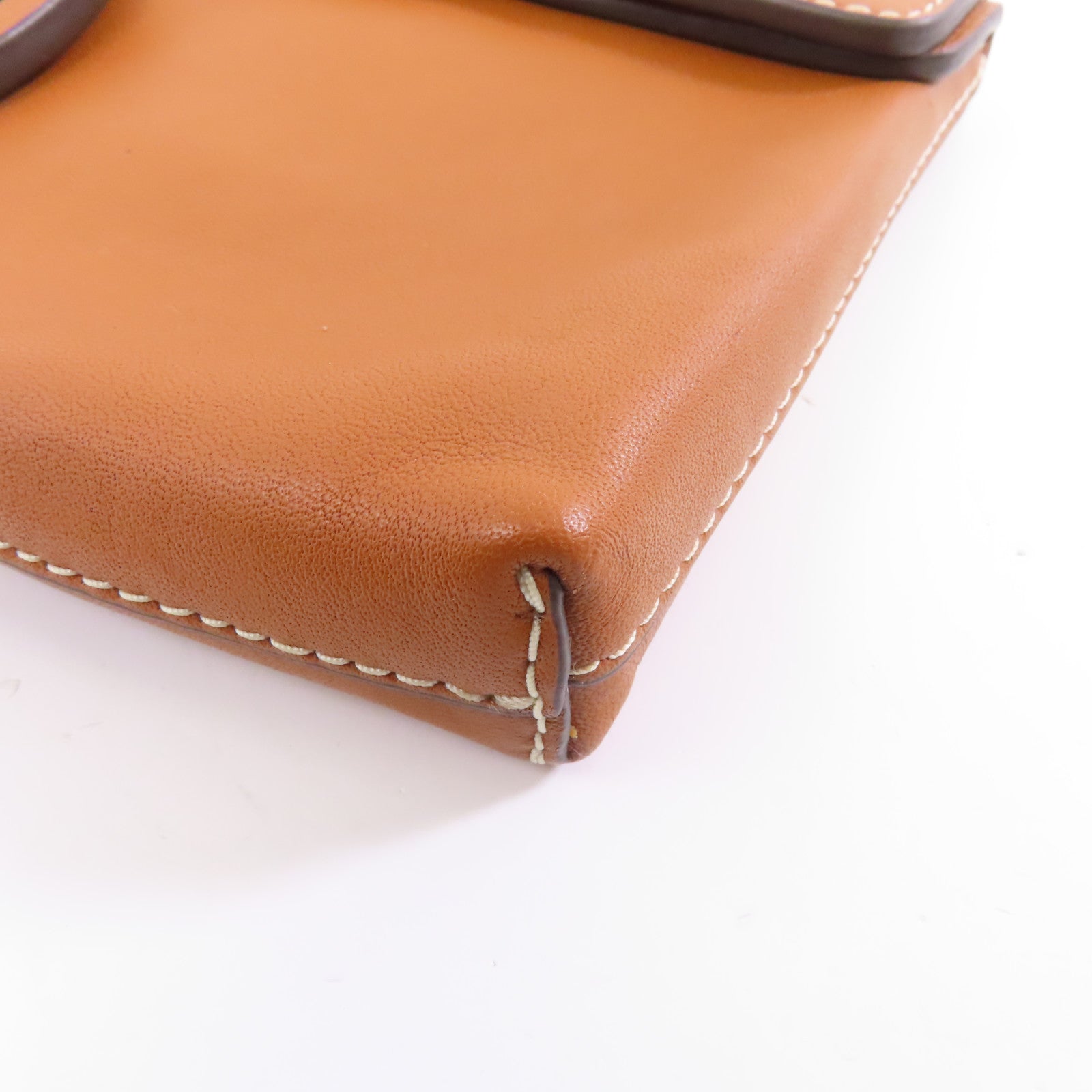 Tory Burch 牛皮皮革Clutch金扣手拿包啡色