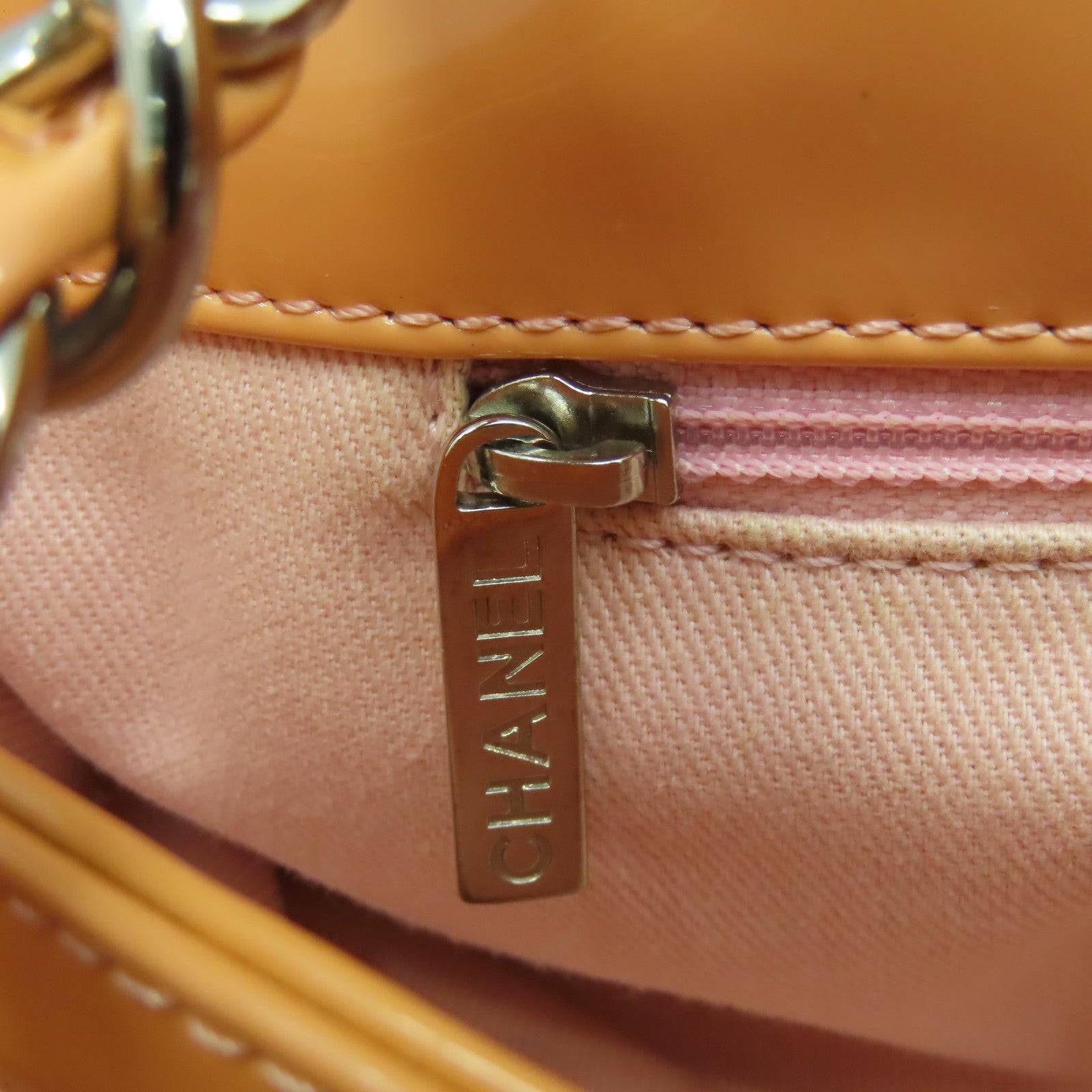CHANEL 【清倉大減價】菱格漆皮皮革Chain Shoulder Bag銀扣鏈帶肩背袋橙色