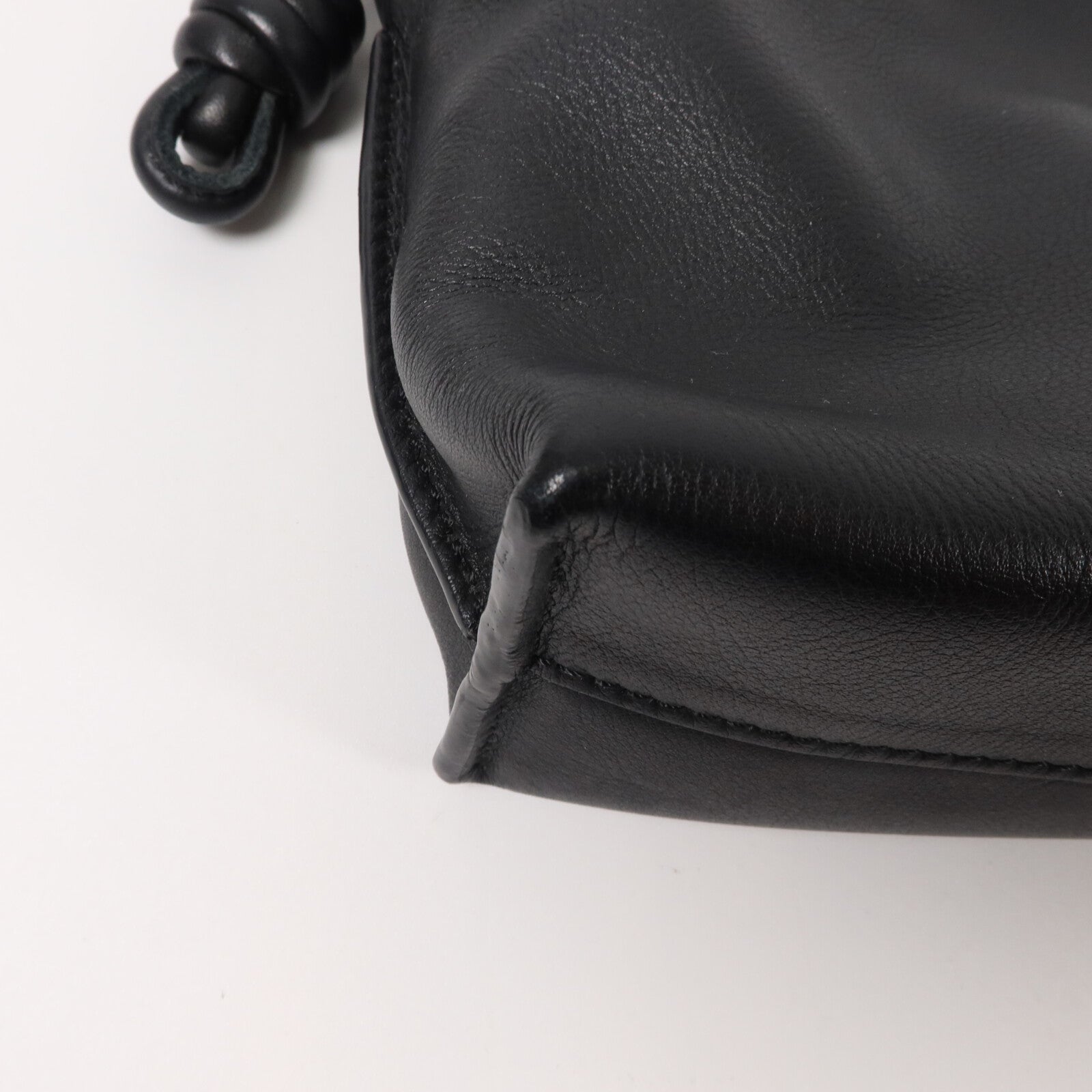 LOEWE 羊皮皮革Mini Flamenco Clutch With Chain鏈帶肩背袋