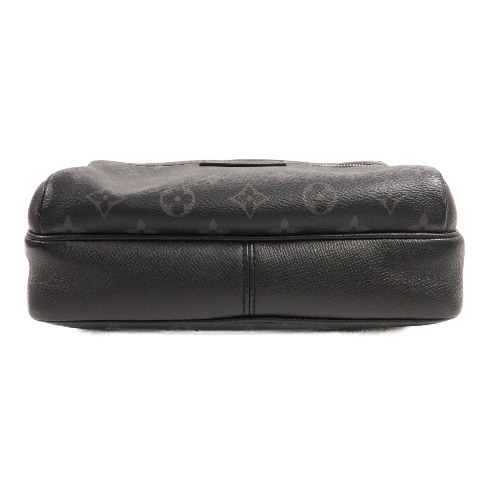 LOUIS VUITTON Monogram Eclipse/Taiga Outdoor Messenger銀扣肩背袋