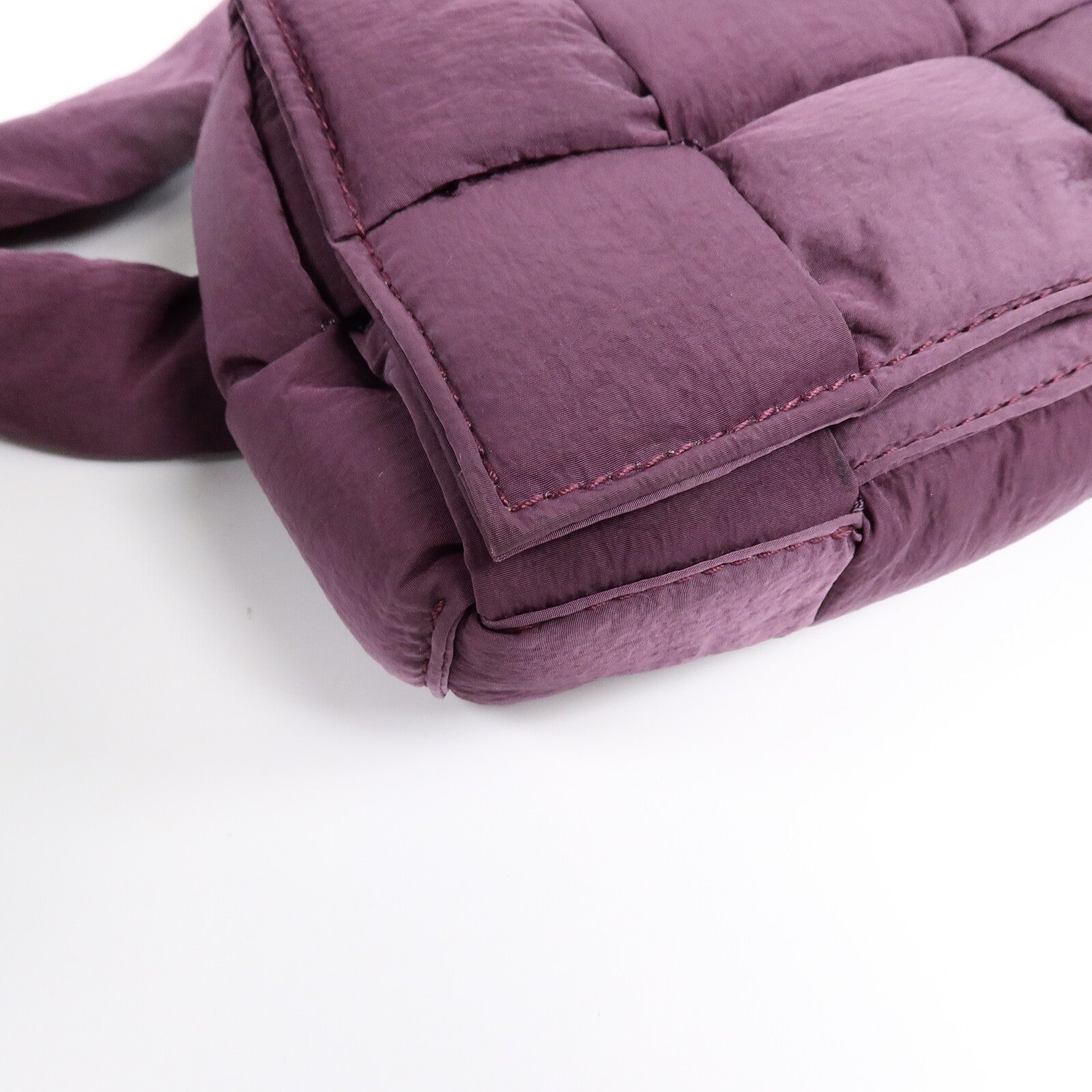 BOTTEGA VENETA 尼龍Padded Tech Cassette Mini肩背袋