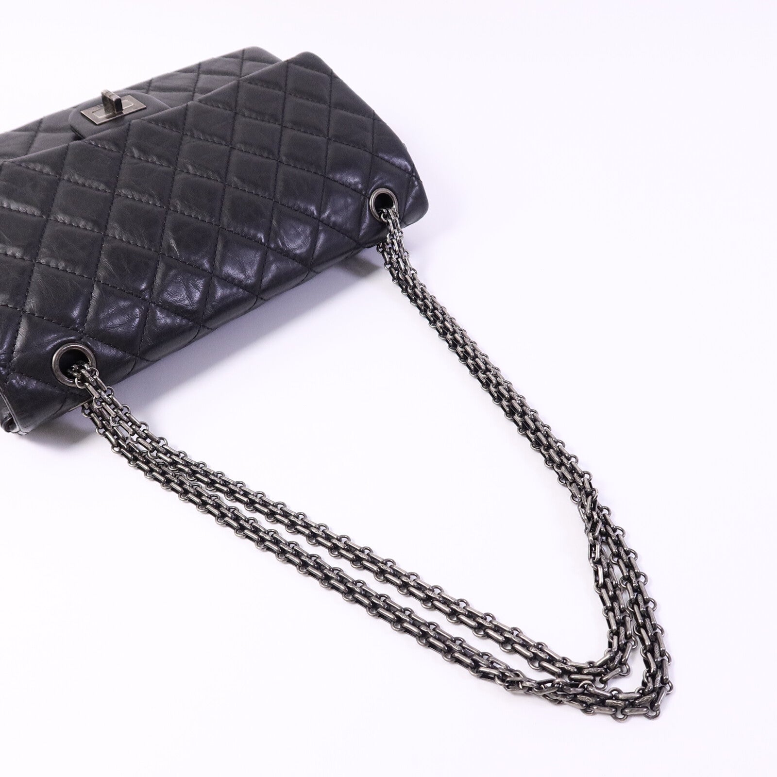 CHANEL 牛皮皮革2.55 Medium鏈帶肩背袋
