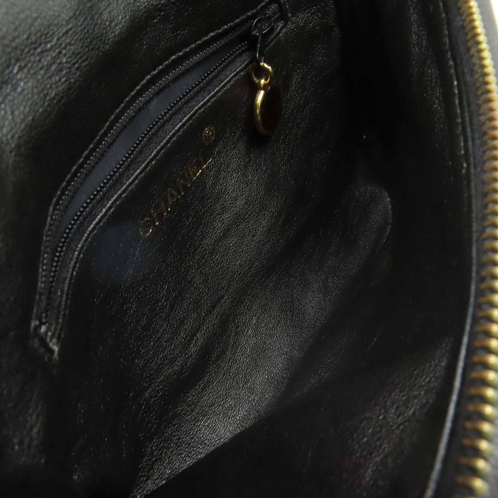 CHANEL **【清倉大減價】菱格漆皮皮革Waist Bag金扣腰包黑色