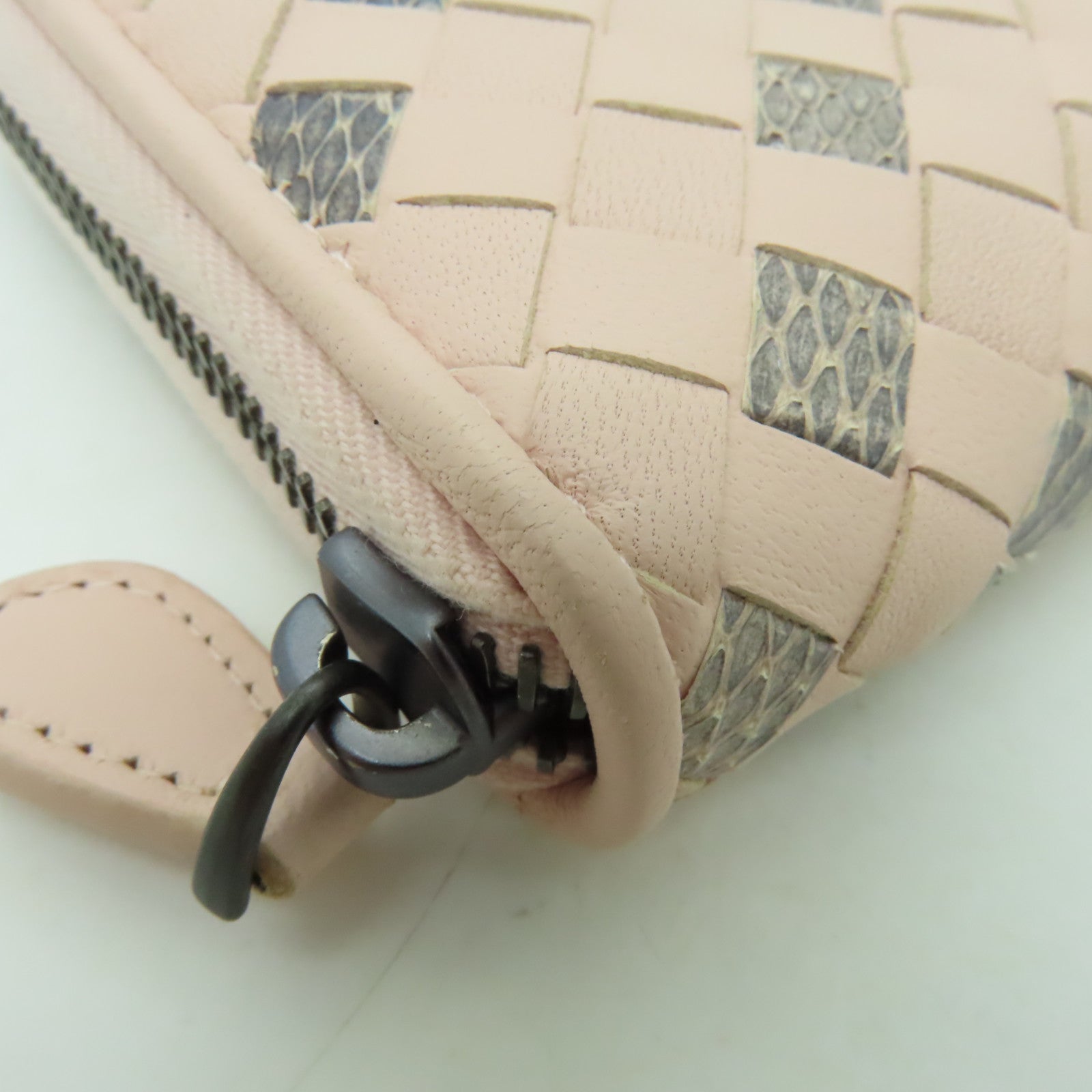 BOTTEGA VENETA 【激減優惠】織紋皮革Wallet黑扣長錢包粉紅色/灰色