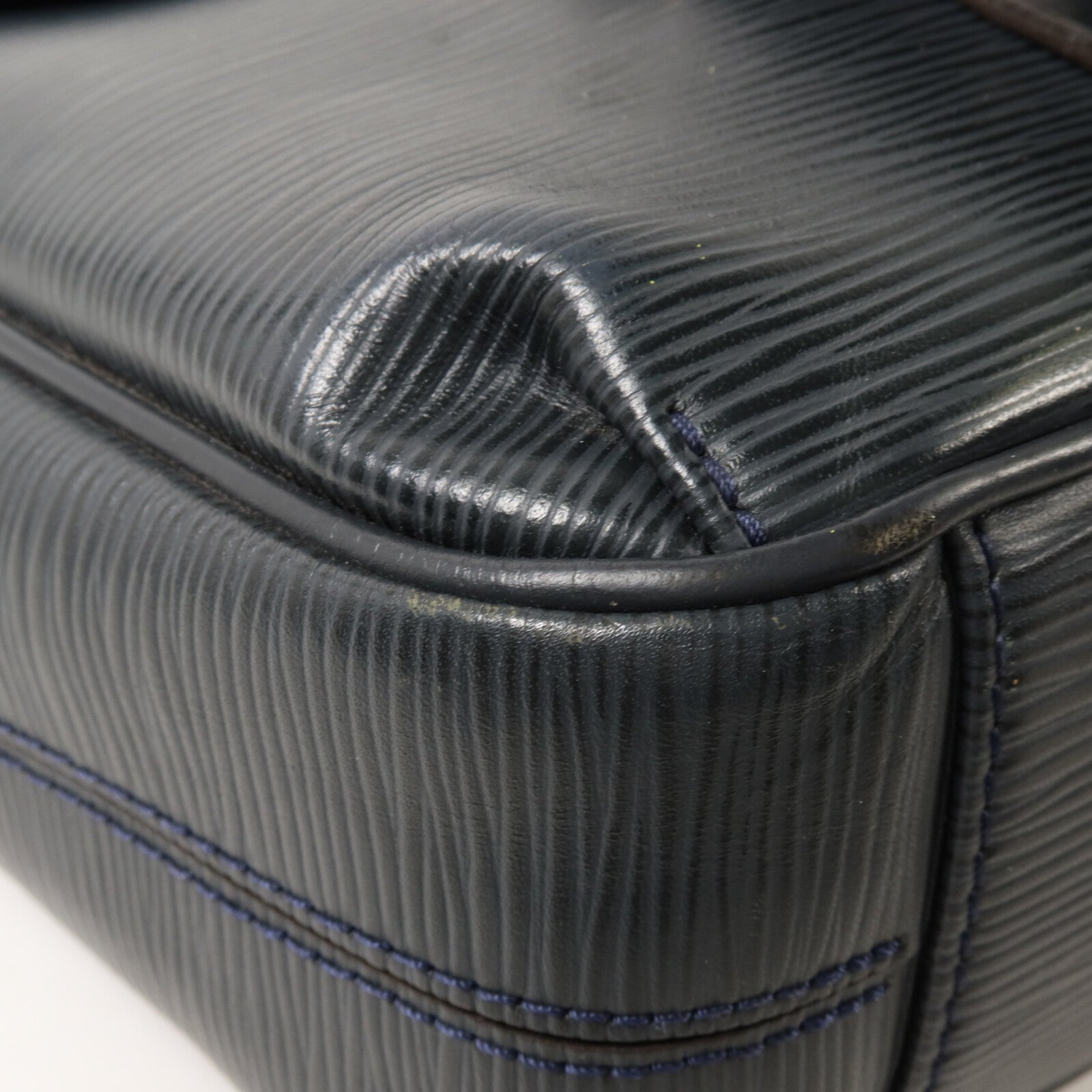 LOUIS VUITTON 【激減優惠】Epi Christopher Messenger肩背袋