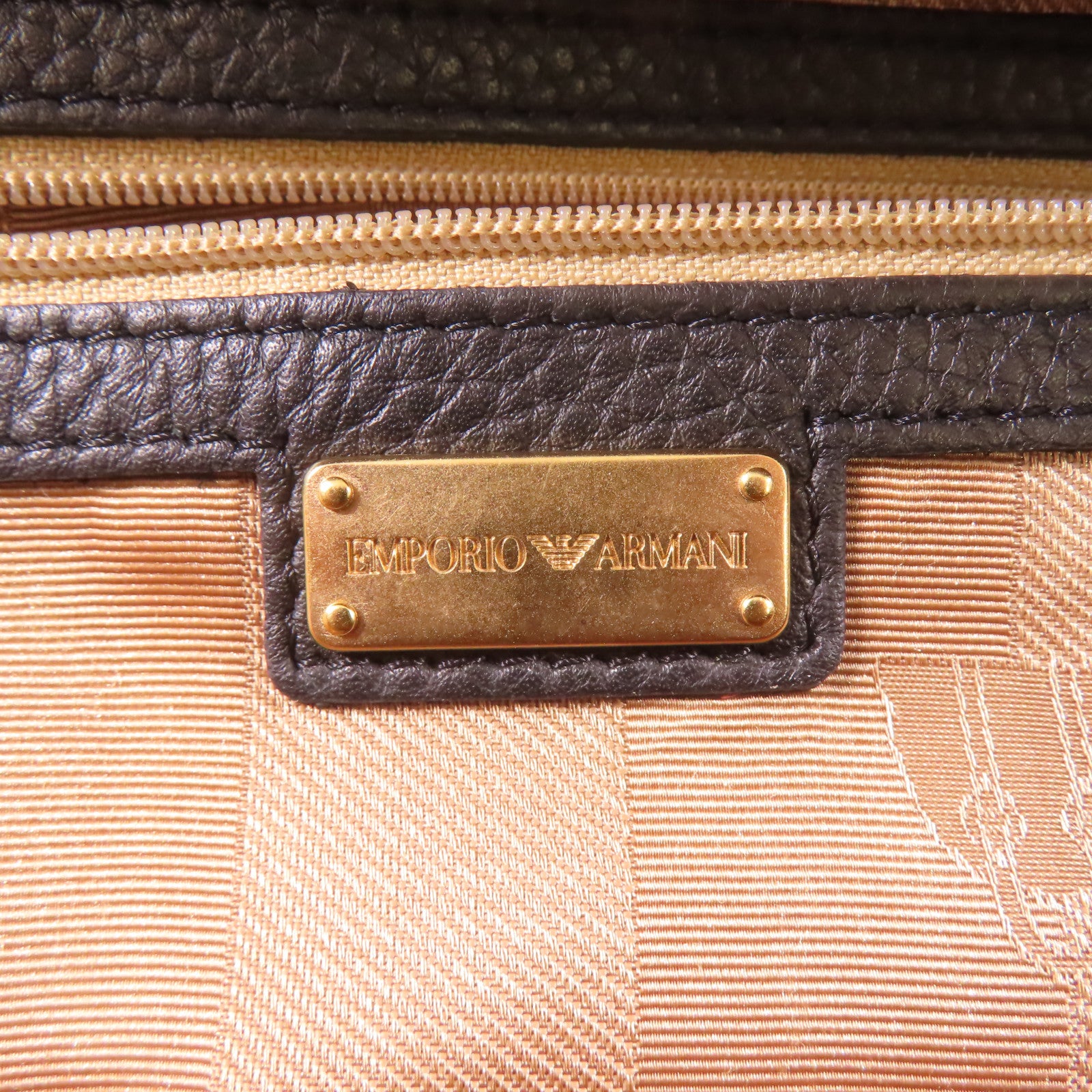 SELECTION 牛皮皮革Emporio Armani Shoulder Bag金扣肩背袋黑色