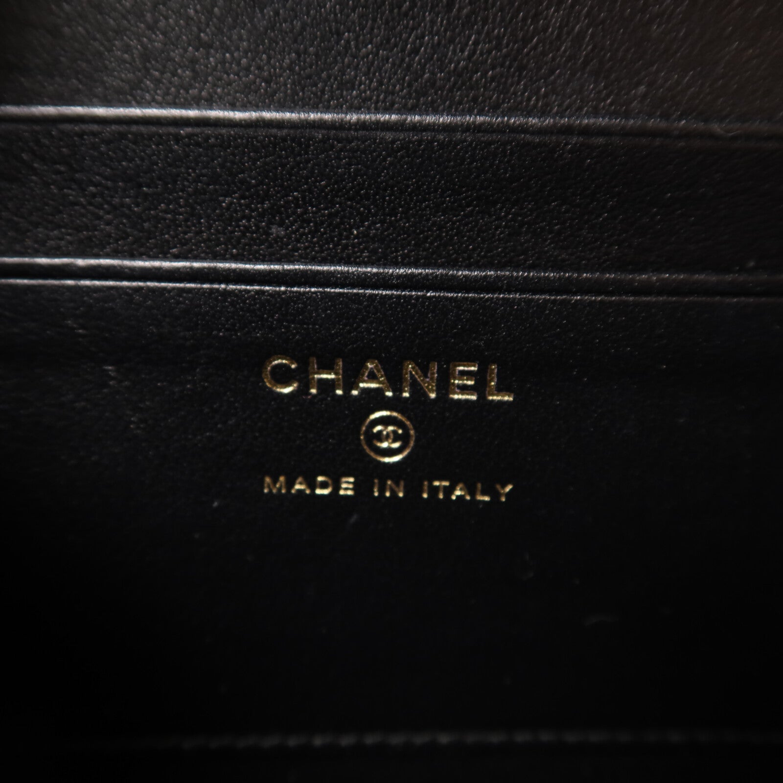 CHANEL 牛皮皮革Filigree Camera Bag鏈帶肩背袋