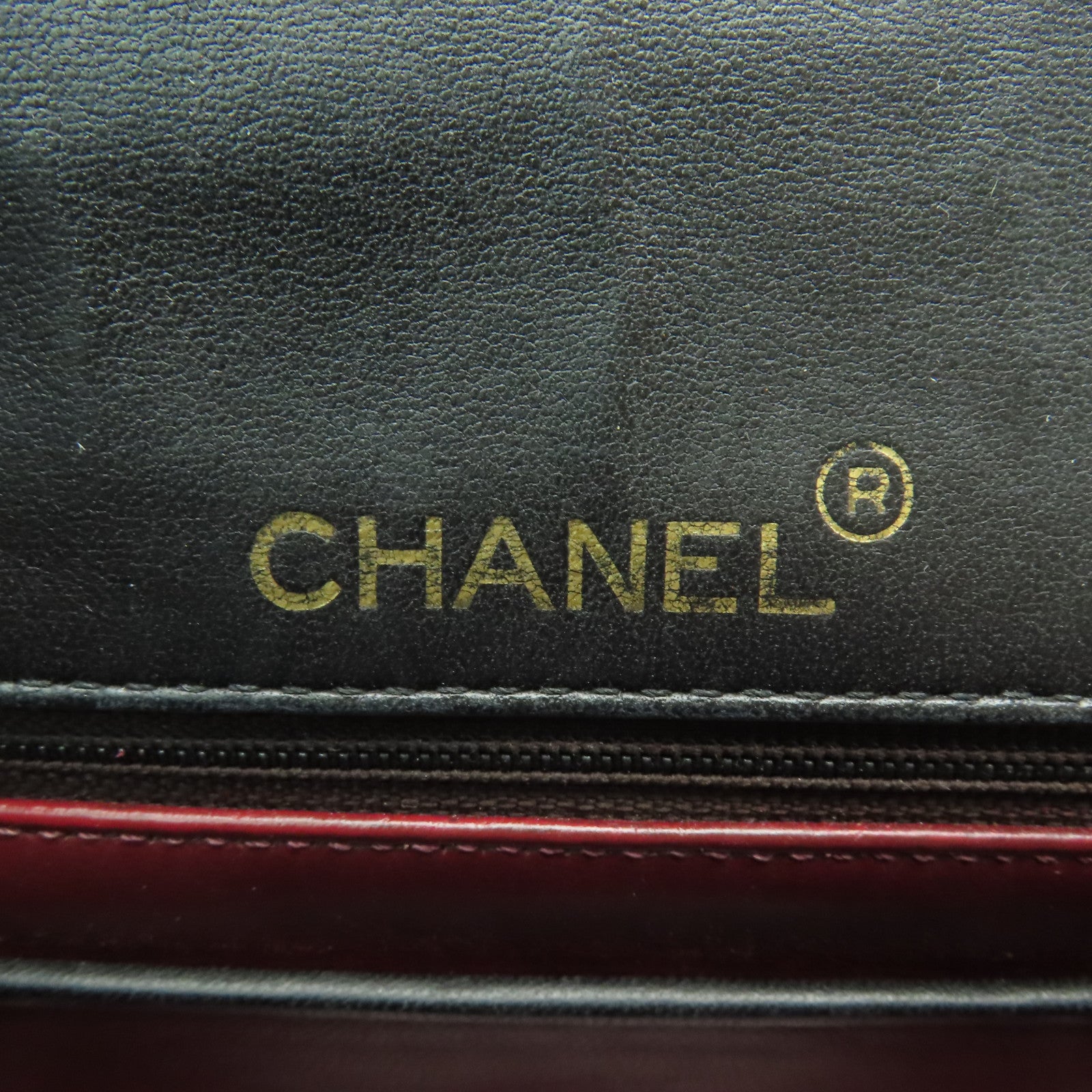 CHANEL 【清倉大減價】菱格羊皮皮革Classic Flap Mini金扣鏈帶肩背袋黑色/紅色