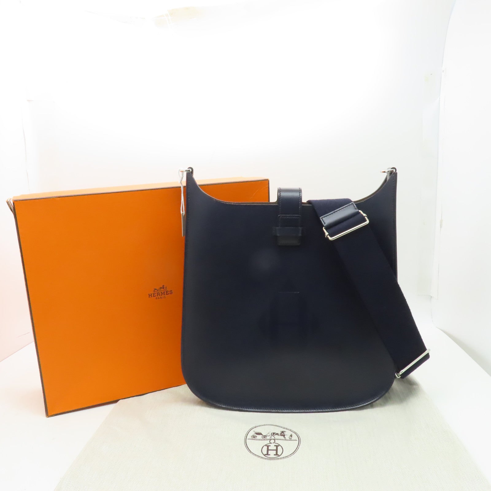 HERMES 【激減優惠】皮革Evelyne Sellier 29銀扣肩背袋Blue Indigo靛藍色