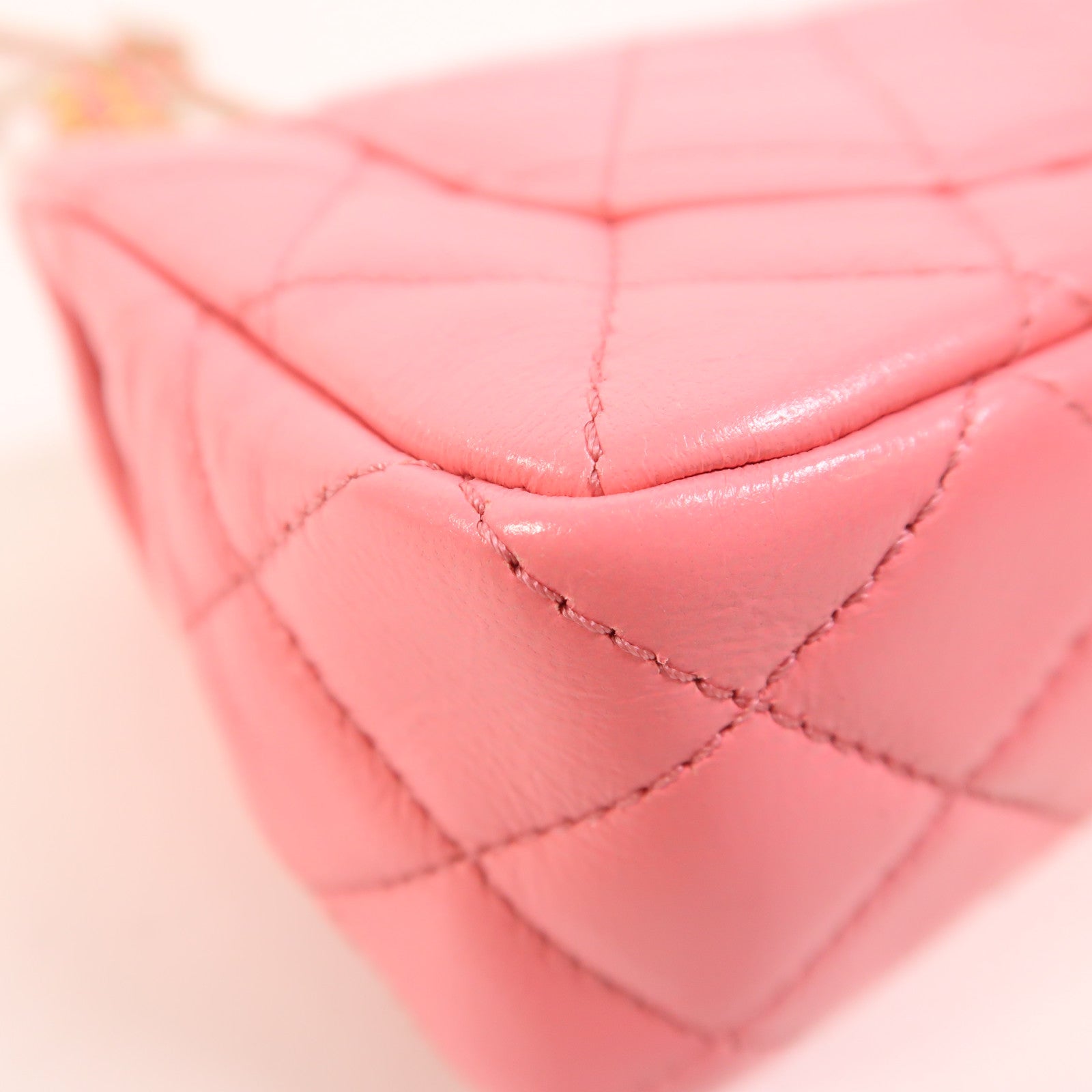 CHANEL 羊皮皮革Mini Classic 20金扣鏈帶肩背袋