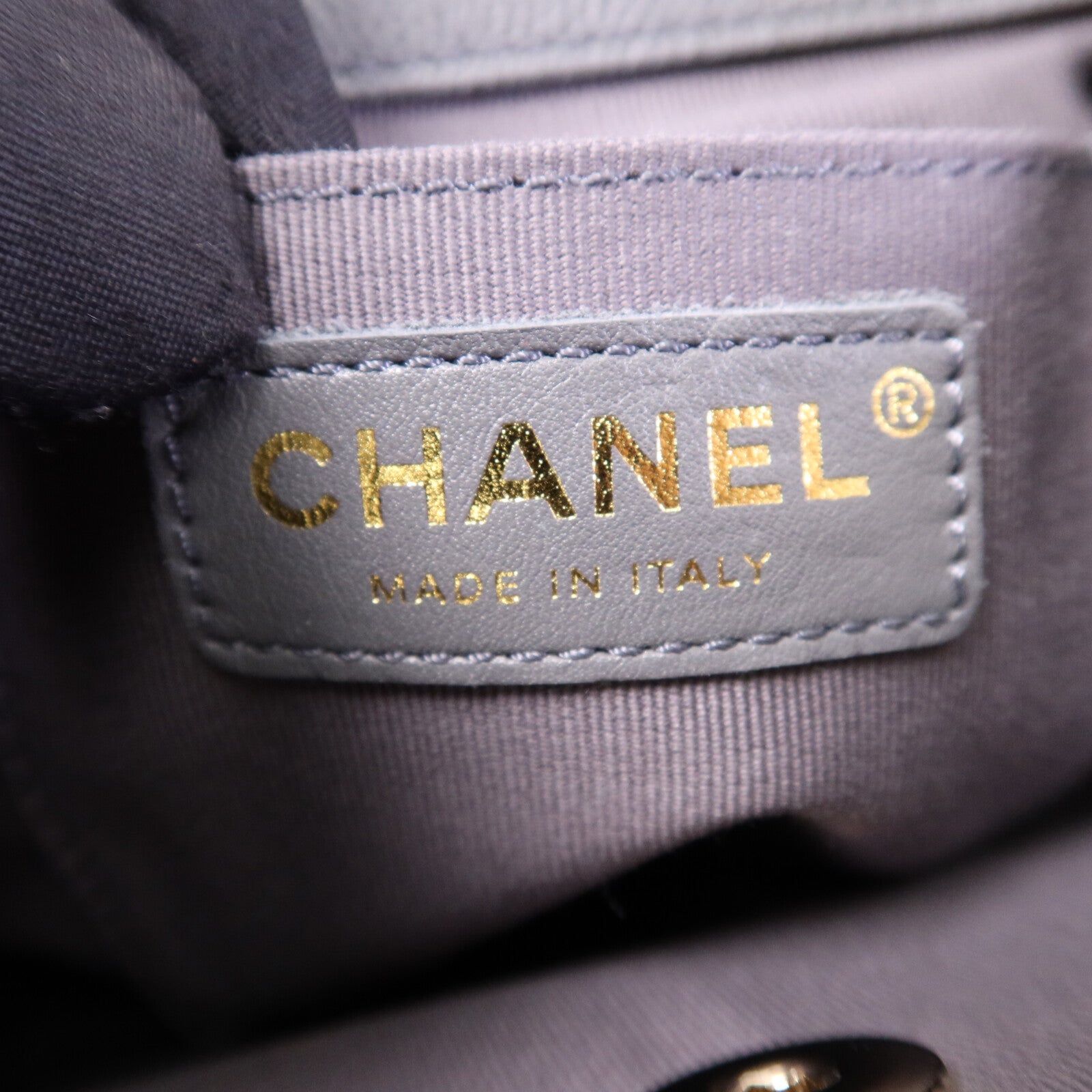 CHANEL 牛皮皮革Duma Backpack金扣背包