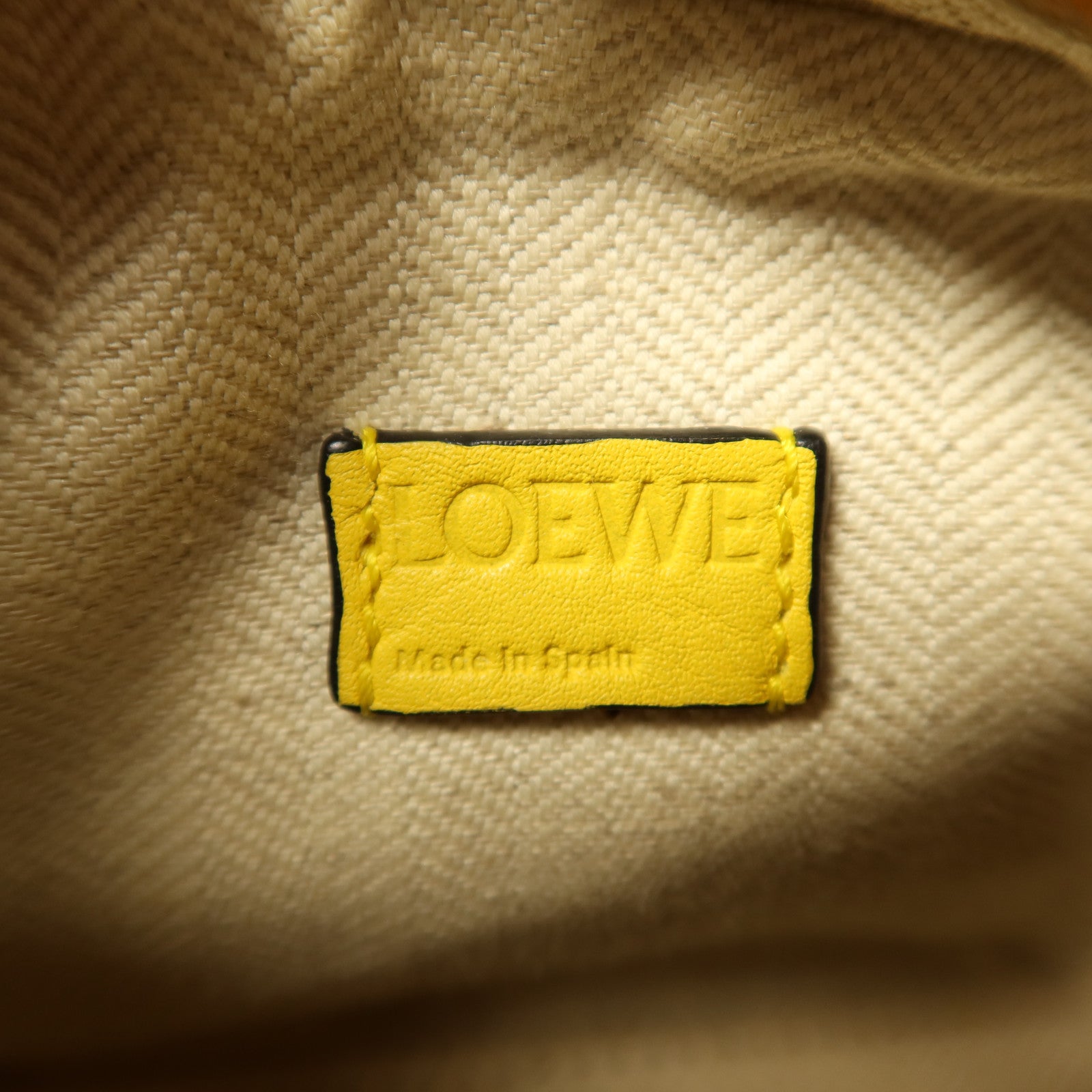 LOEWE 牛皮皮革Puzzle Nano銀扣手挽肩背兩用袋