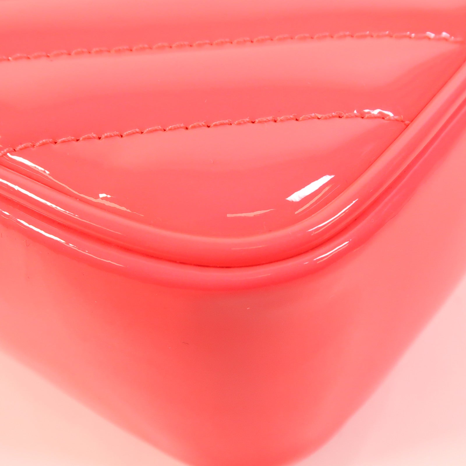 SAINT LAURENT 漆皮皮革Lou Camera Bag銀扣肩背袋