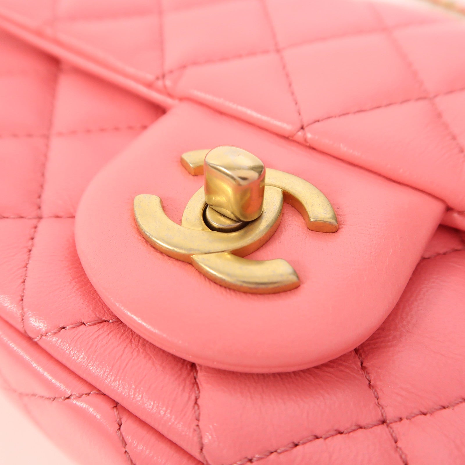 CHANEL 羊皮皮革Mini Classic 20金扣鏈帶肩背袋
