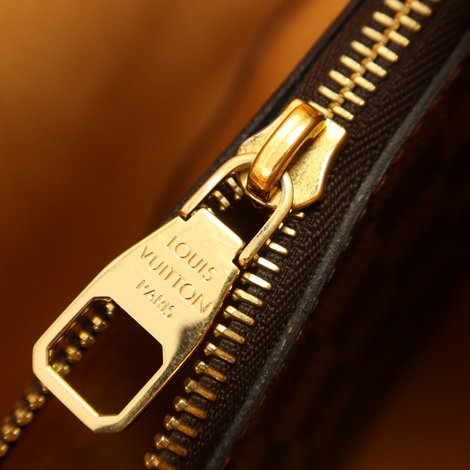 LOUIS VUITTON Damier NeoNoe金扣肩背袋