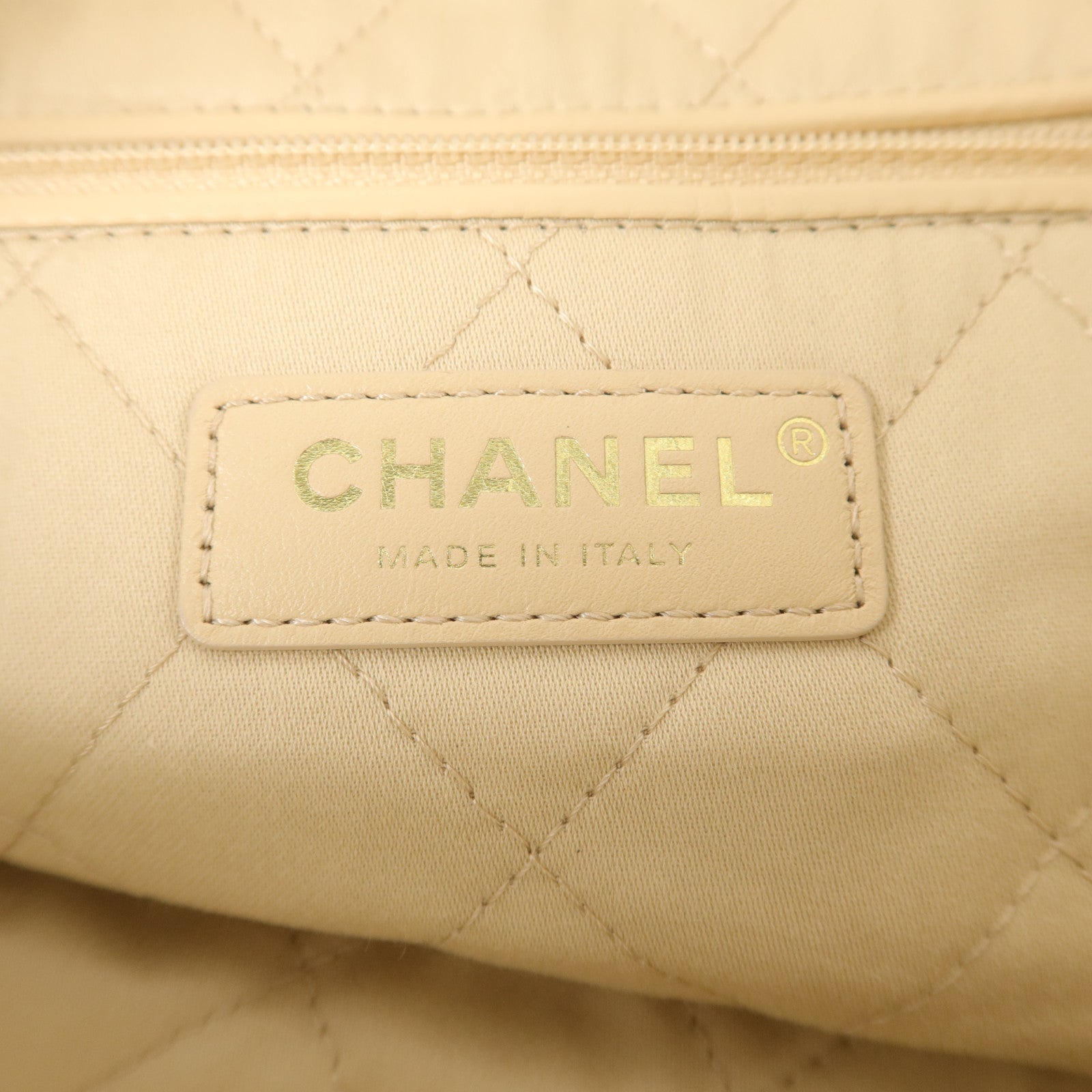 CHANEL 牛皮皮革Chanel 22 Medium肩背袋