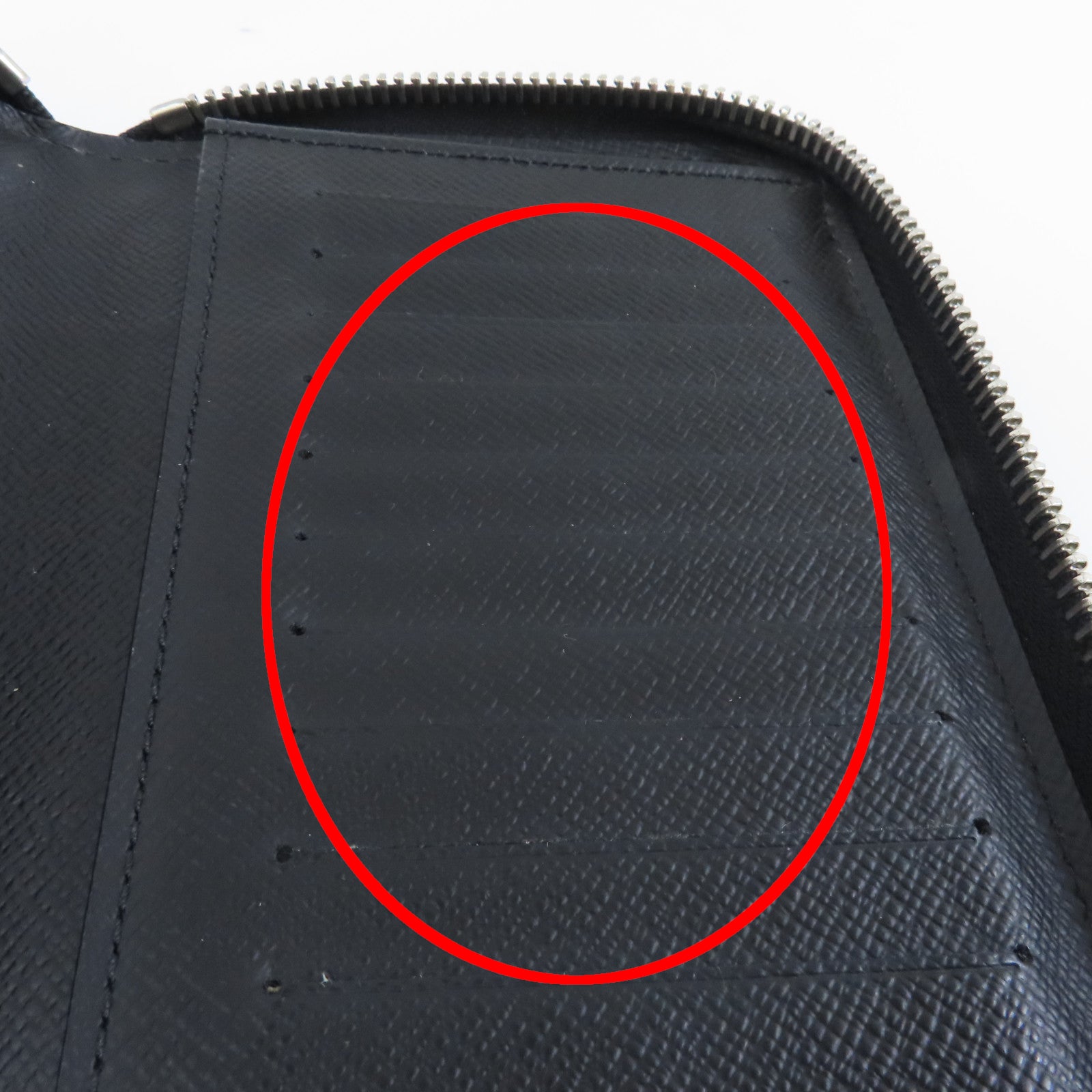 LOUIS VUITTON 【激減優惠】Taiga Zipper Wallet Vertical銀扣長錢包黑色