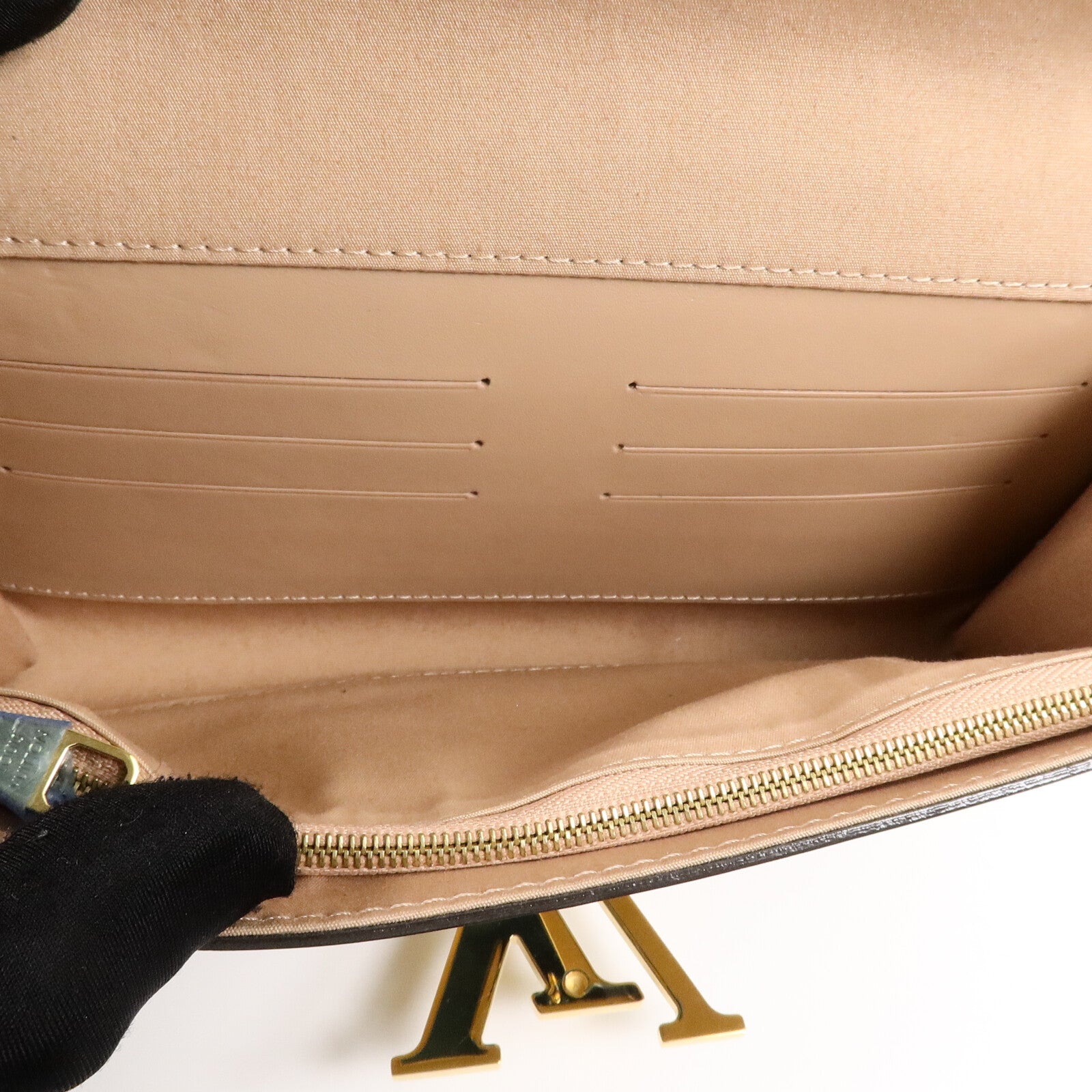 LOUIS VUITTON Vernis Louise Clutch手拿包