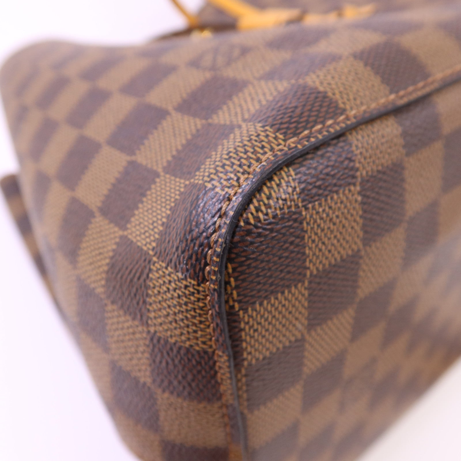LOUIS VUITTON Damier NeoNoe金扣肩背袋