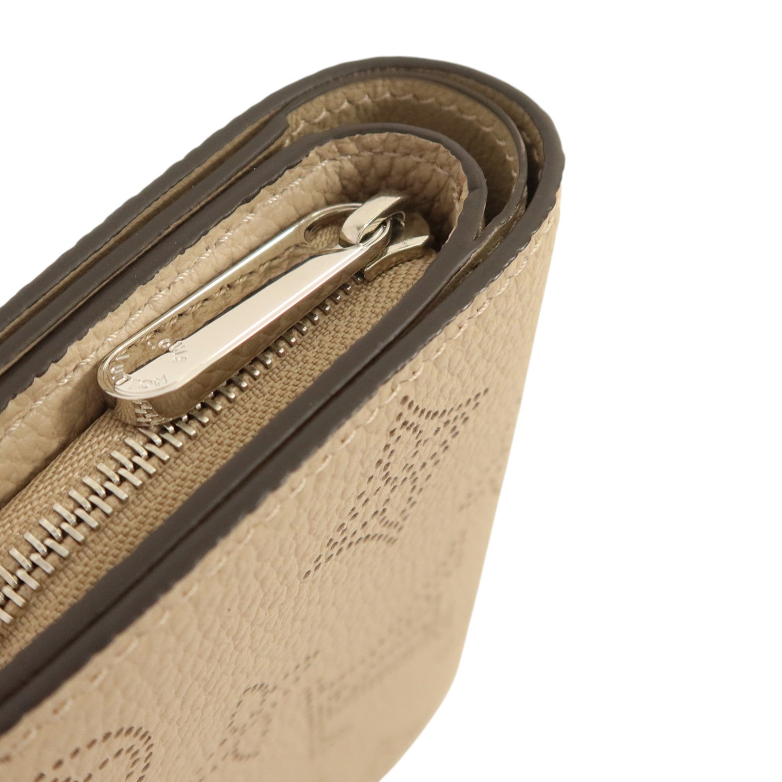 LOUIS VUITTON Mahina Clea Wallet銀扣錢包