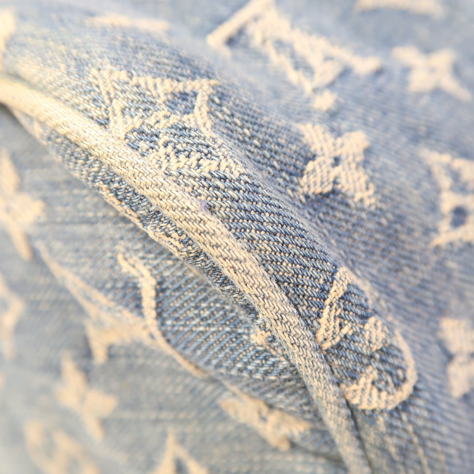 LOUIS VUITTON Monogram Denim Neo Speedy金扣手挽袋