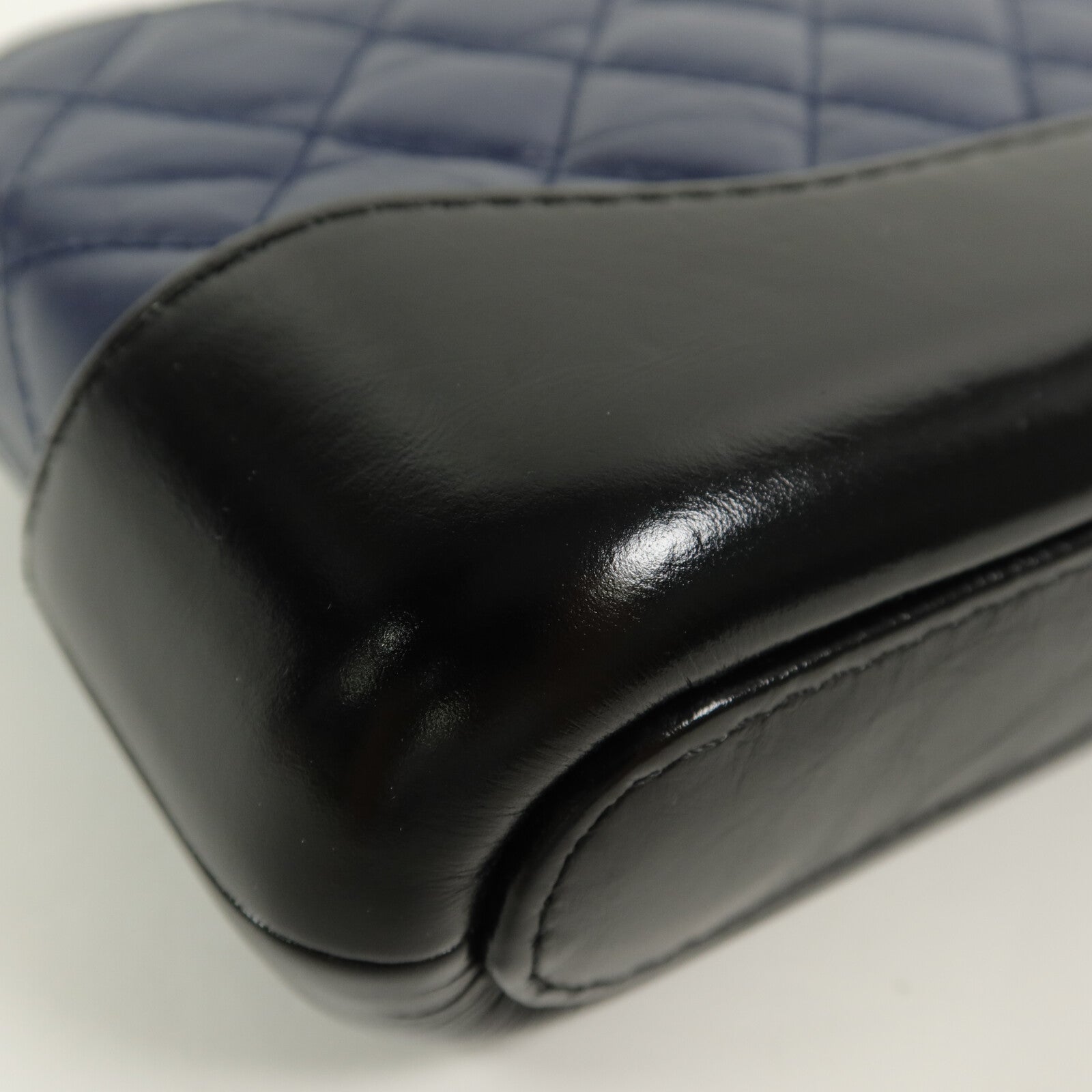 CHANEL 牛皮皮革Gabrielle Wallet On Chain鏈帶肩背袋