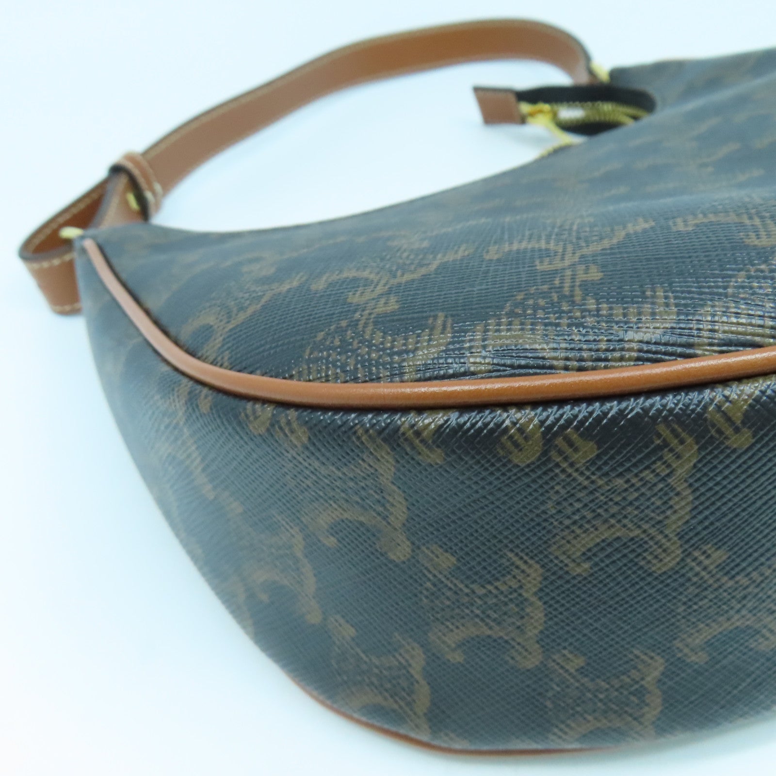CELINE 塗層帆布Ava Bag金扣肩背袋啡色