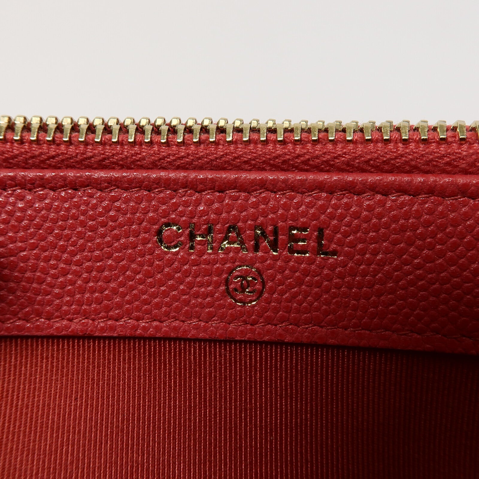 CHANEL 牛皮皮革Zipper Phone Bag鏈帶肩背袋