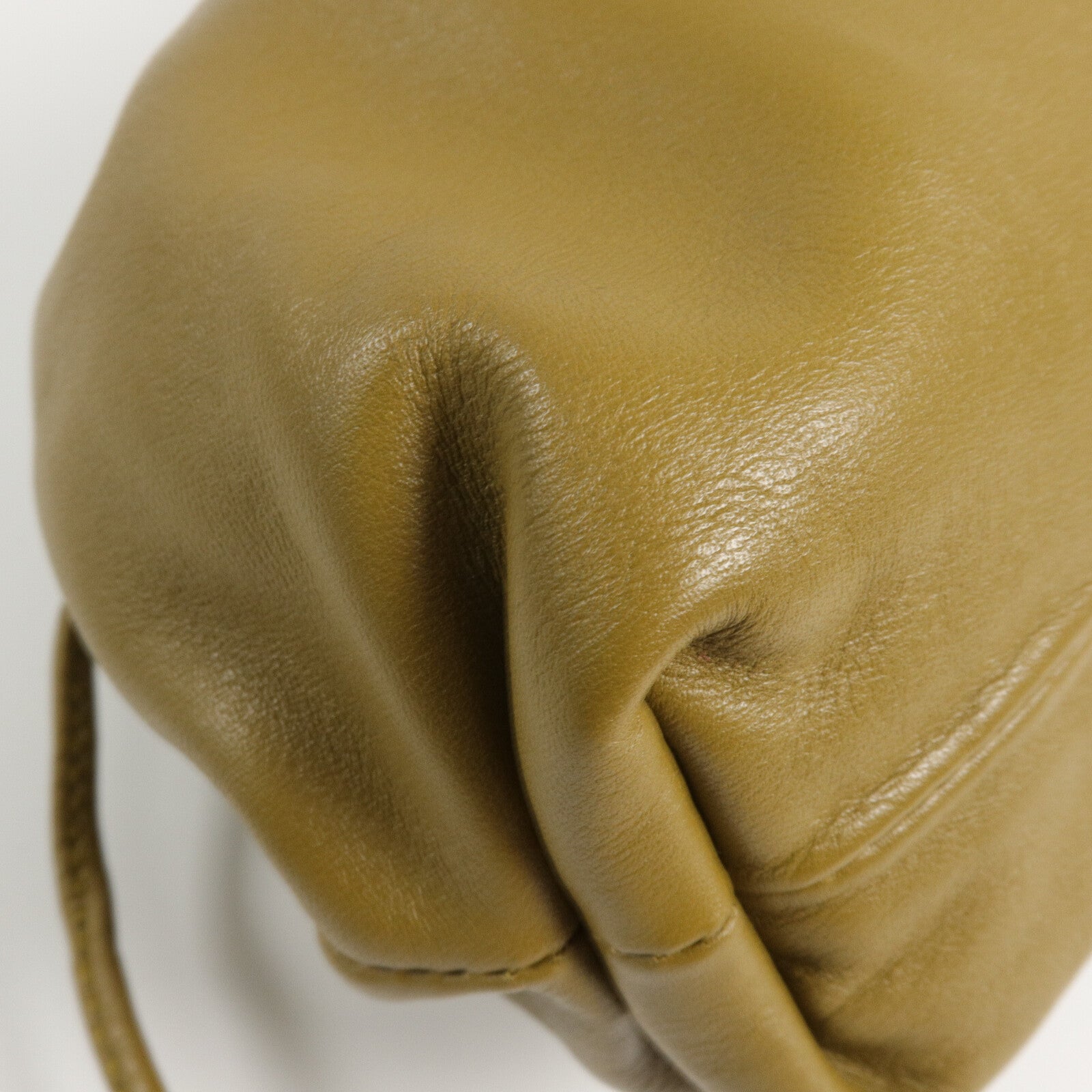 BOTTEGA VENETA 牛皮皮革Mini Pouch Shoulder Bag肩背袋