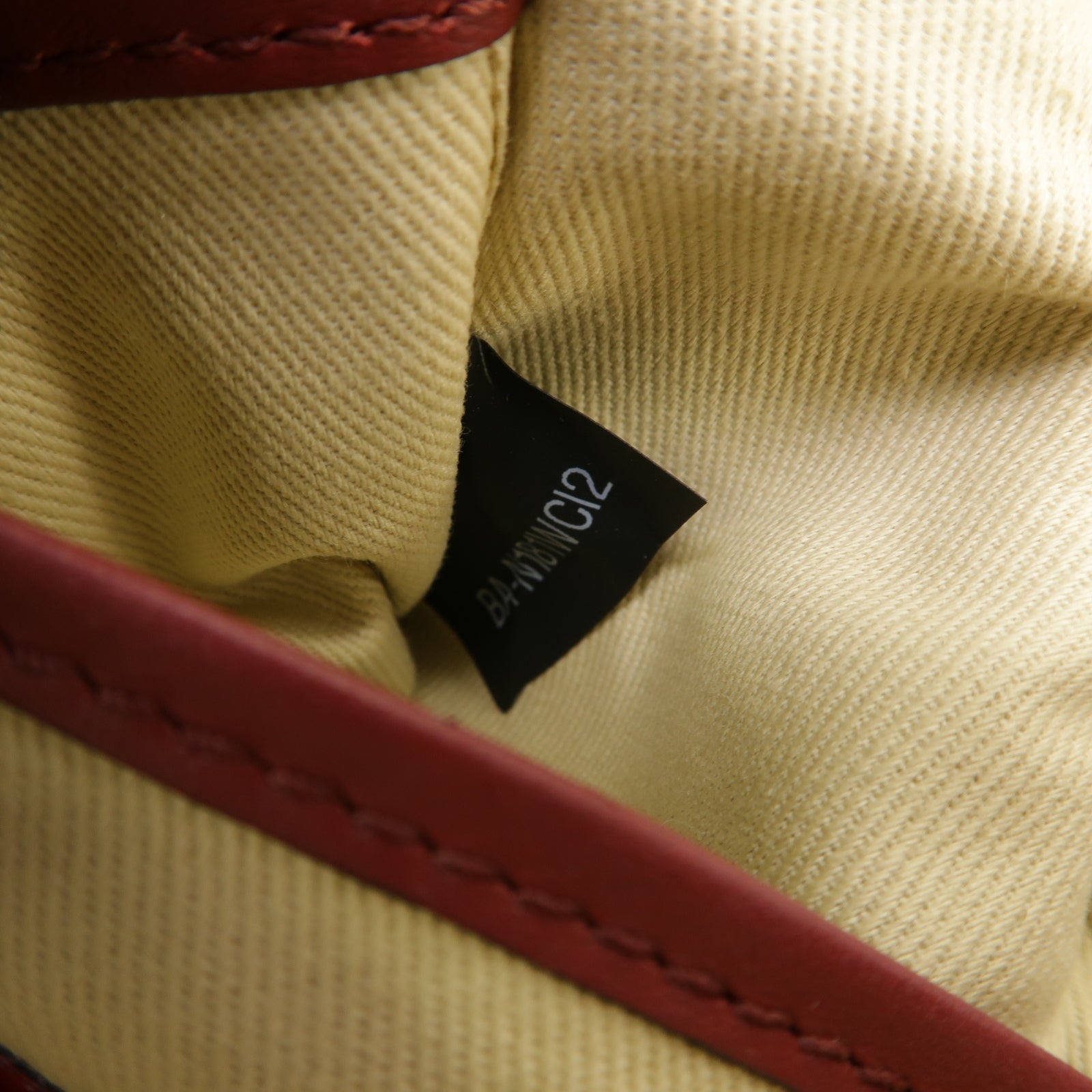 Valentino 羊皮皮革Shoulder Bag金扣肩背袋紅色
