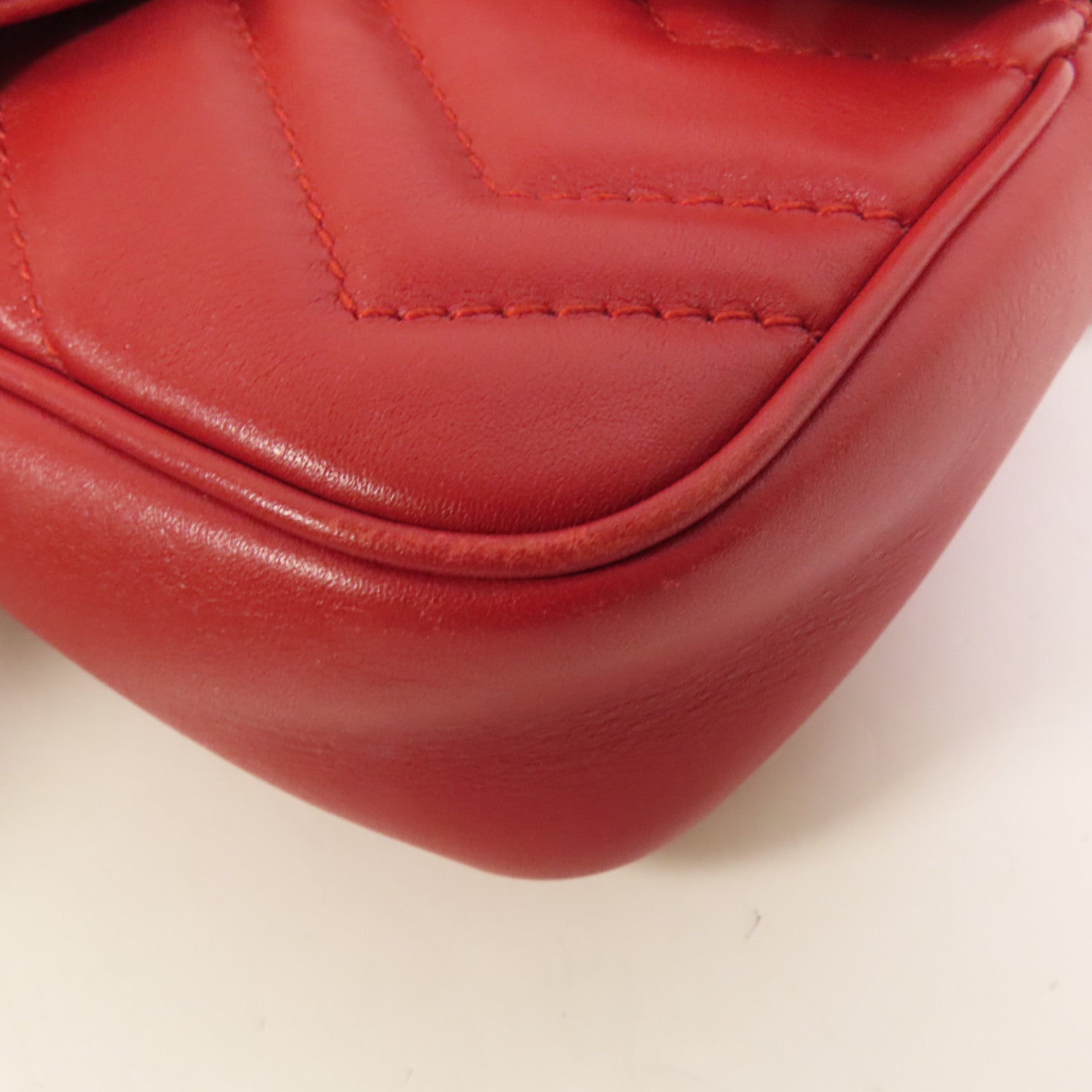 GUCCI 牛皮皮革GG Marmont Super Mini金扣鏈帶肩背袋