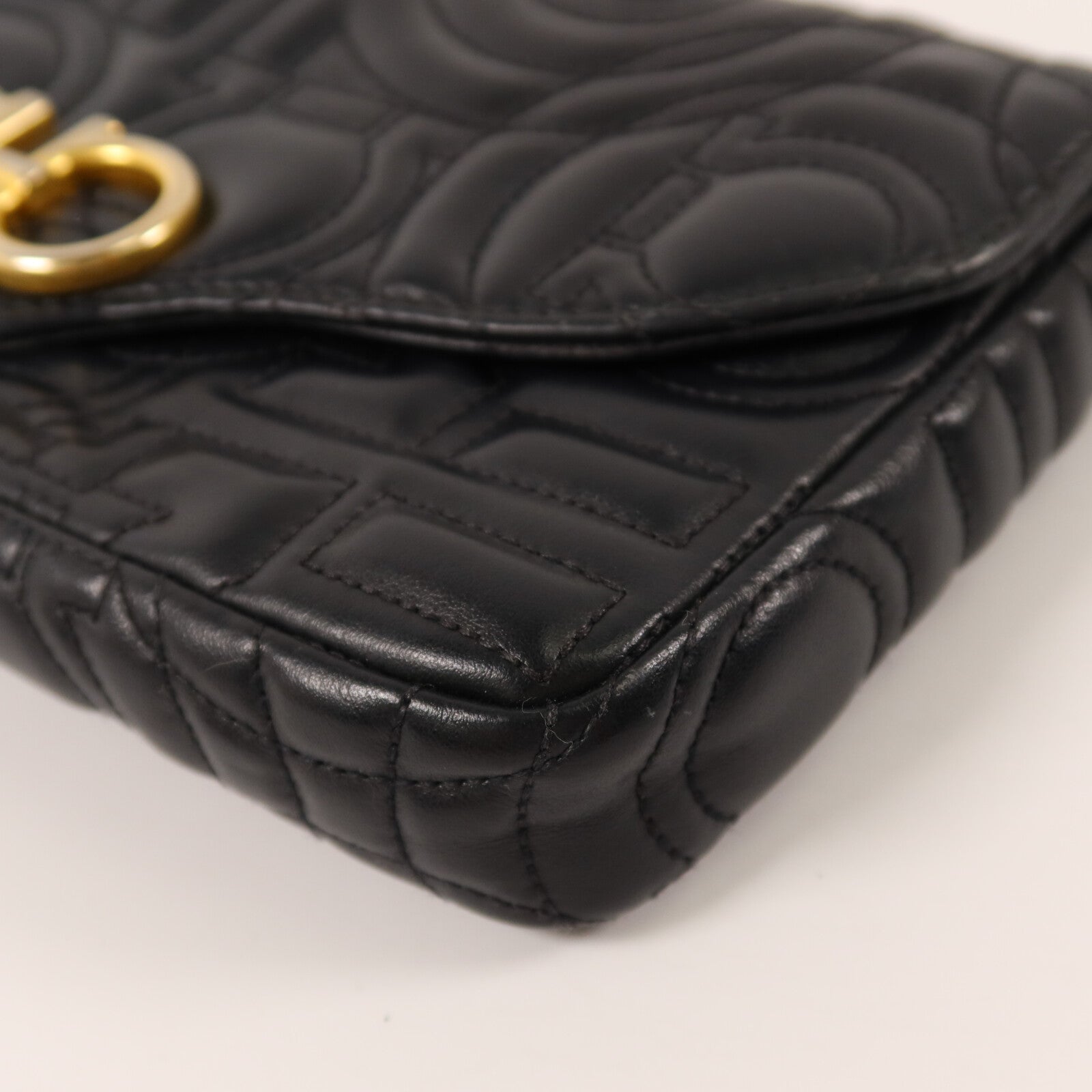 Salvatore Ferragamo 牛皮皮革Shoulder Bag鏈帶肩背袋